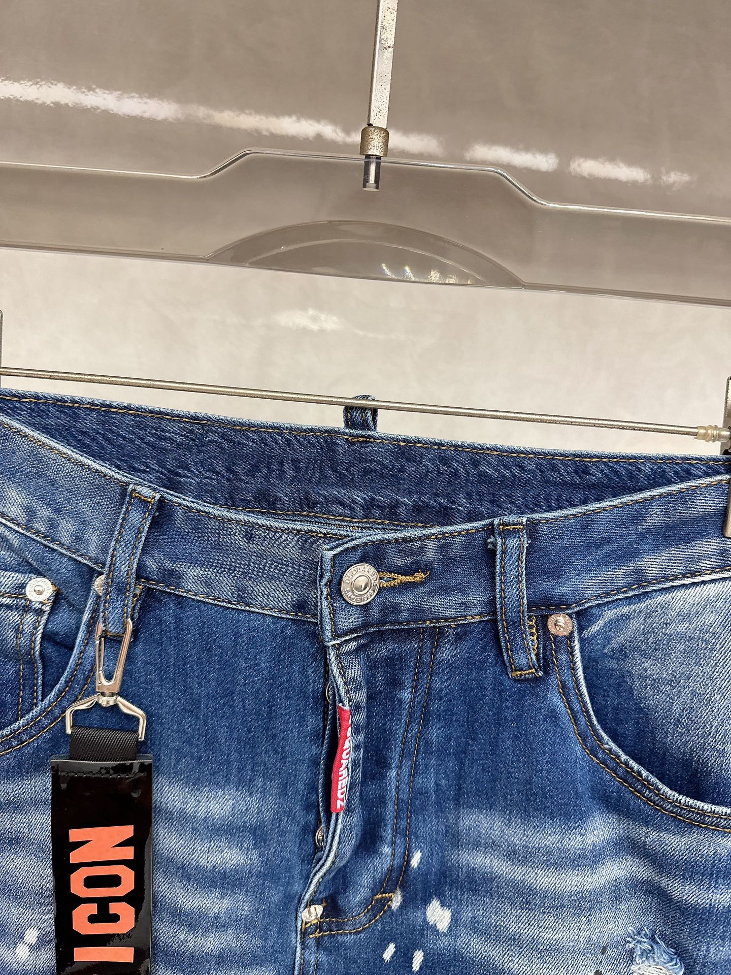  D2 2025秋冬🔥🔥新款现货上市，原单爆款牛仔裤👖超级定制款，原版五金，超级重工工艺，版型超赞👍细节