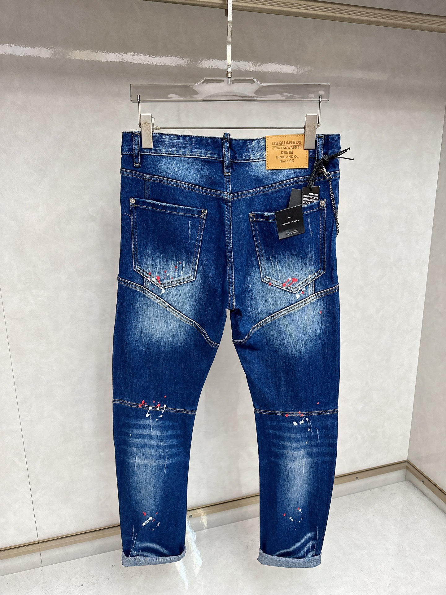  D2 2025秋冬🔥🔥新款现货上市，原单爆款牛仔裤👖超级定制款，原版五金，超级重工工艺，版型超赞👍细节