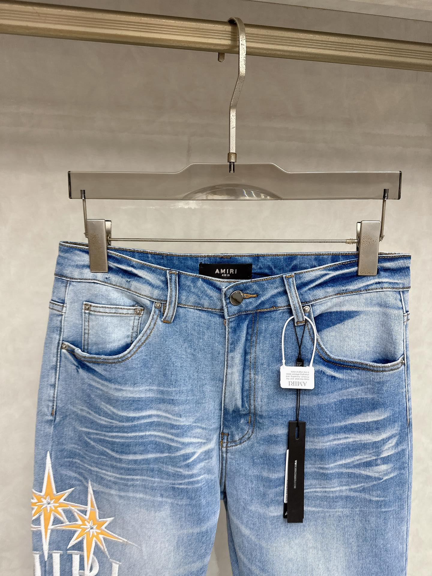  😊 2025秋冬🔥🔥新款现货上市，原单爆款牛仔裤👖超级定制款，原版五金，超级重工工艺，版型超赞👍细节做