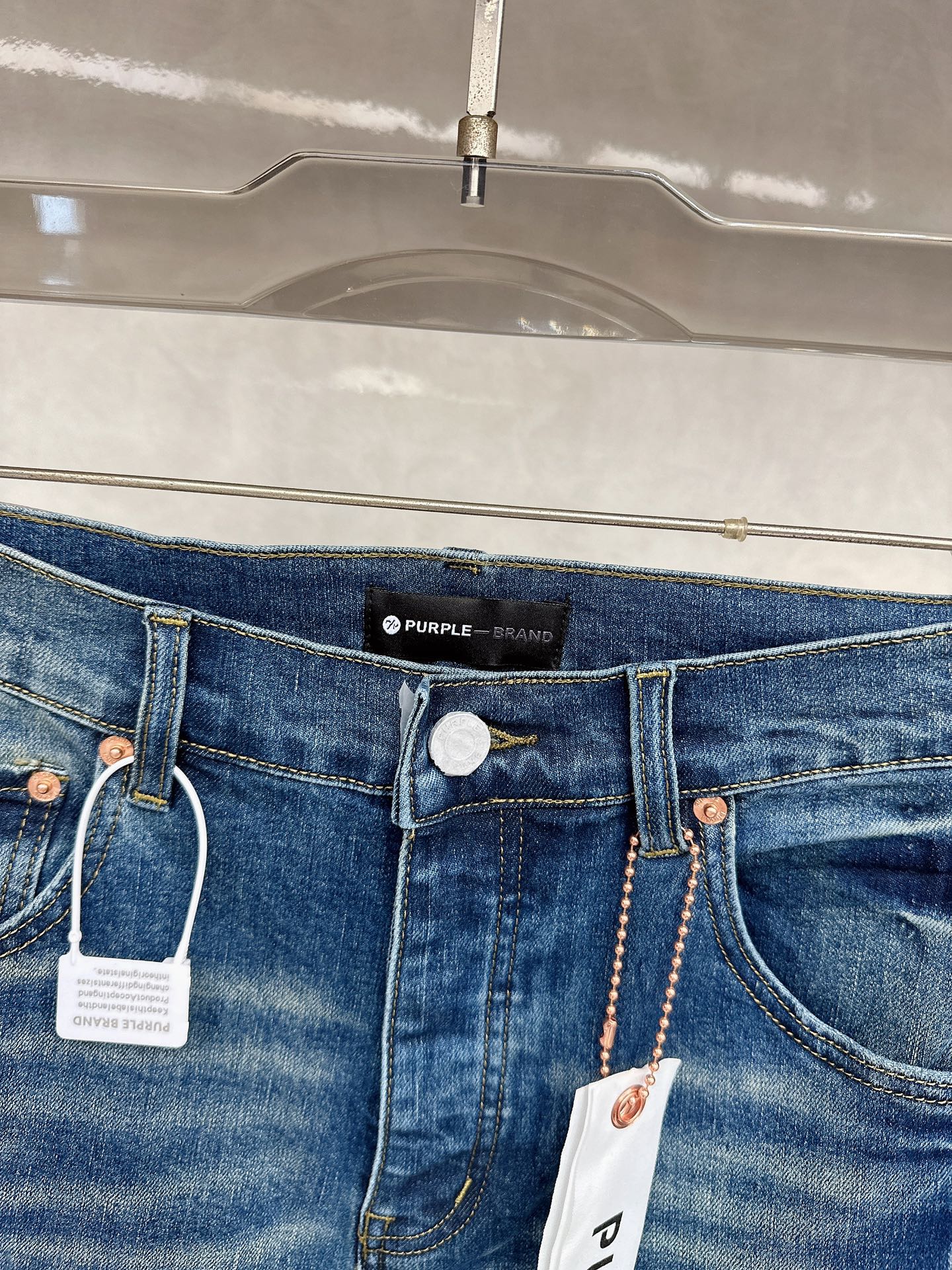  😊 2025秋冬🔥🔥新款现货上市，原单爆款牛仔裤👖超级定制款，原版五金，超级重工工艺，版型超赞👍细节做