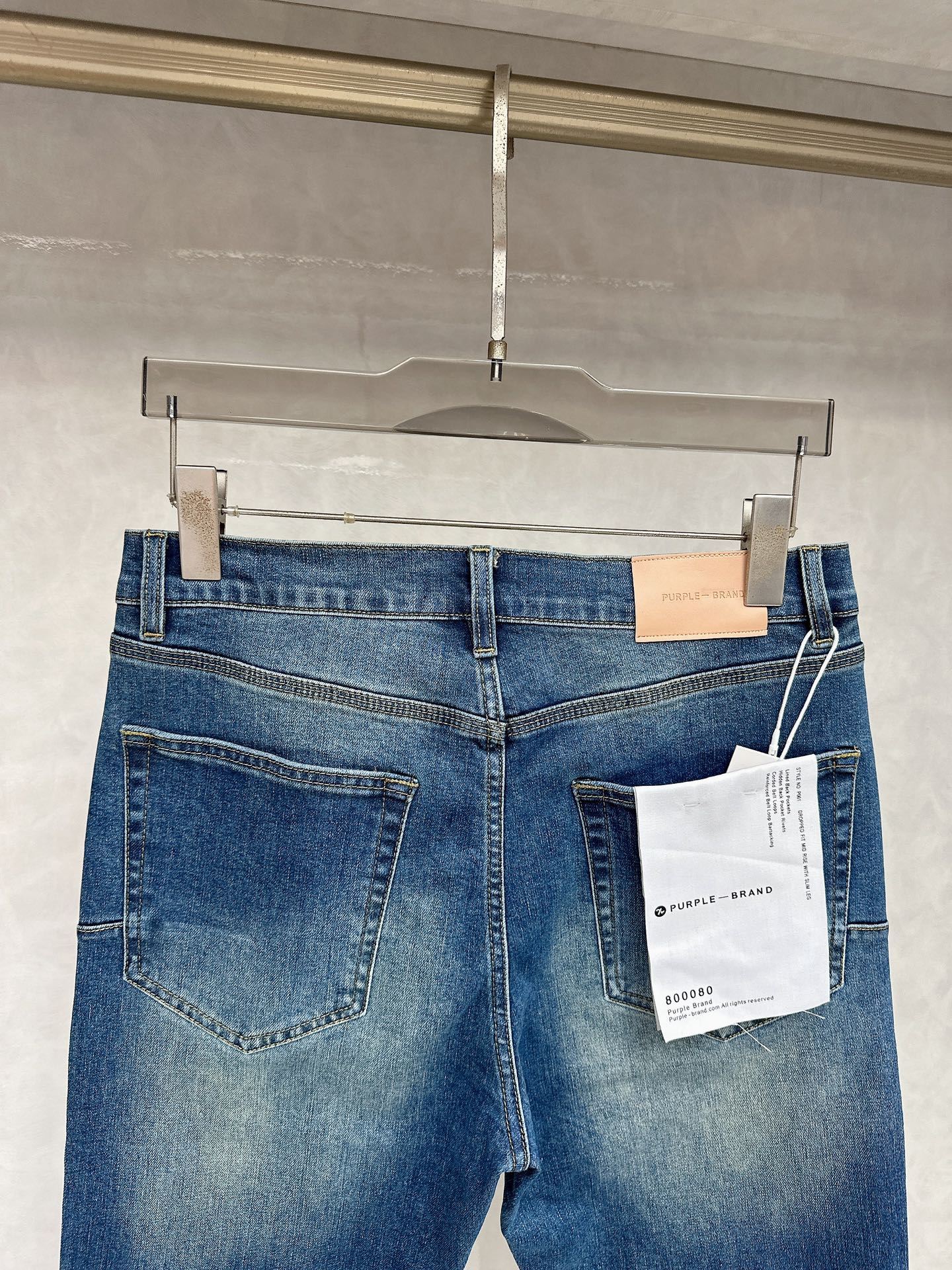  😊 2025秋冬🔥🔥新款现货上市，原单爆款牛仔裤👖超级定制款，原版五金，超级重工工艺，版型超赞👍细节做