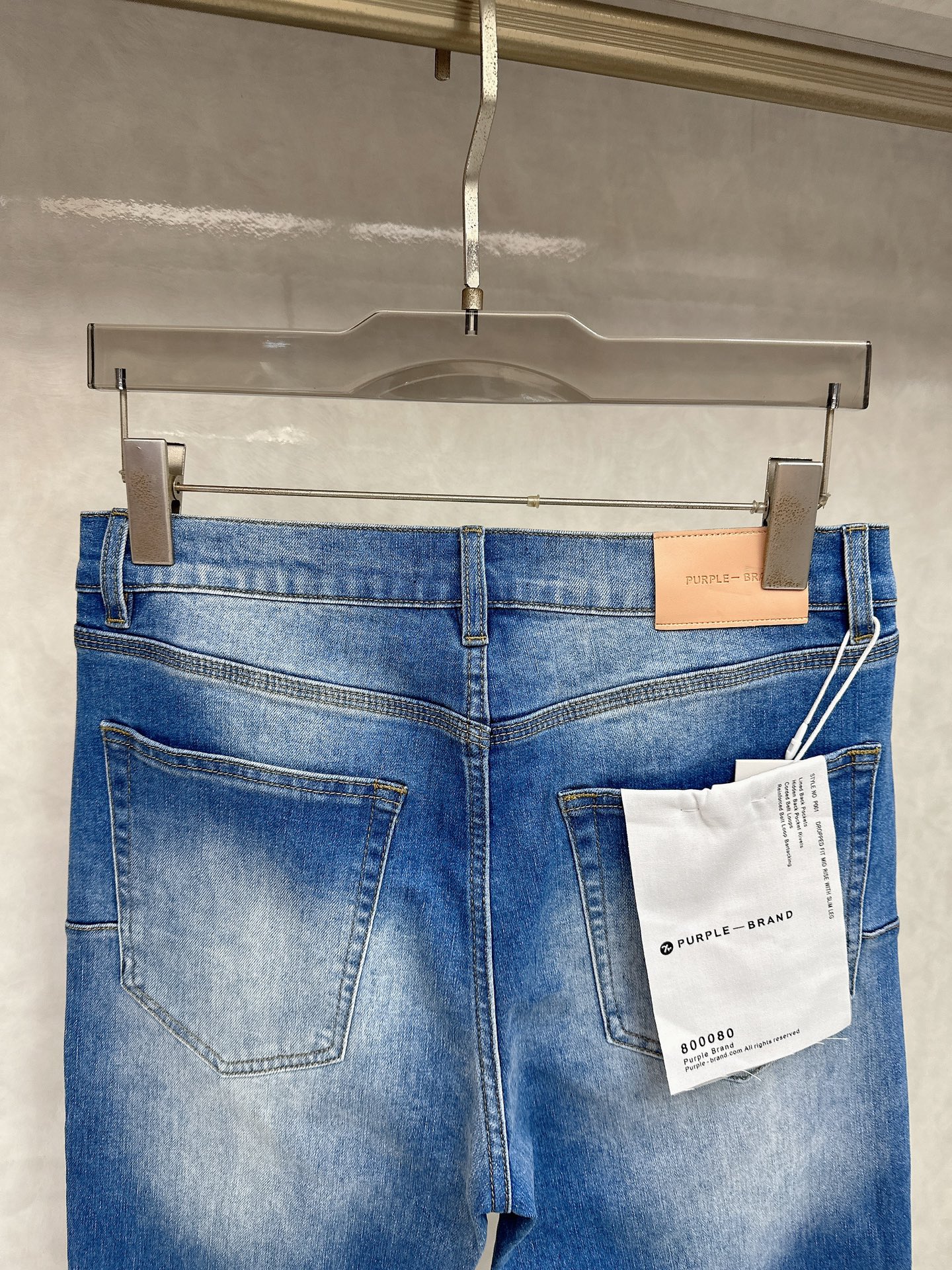  😊 2025秋冬🔥🔥新款现货上市，原单爆款牛仔裤👖超级定制款，原版五金，超级重工工艺，版型超赞👍细节做