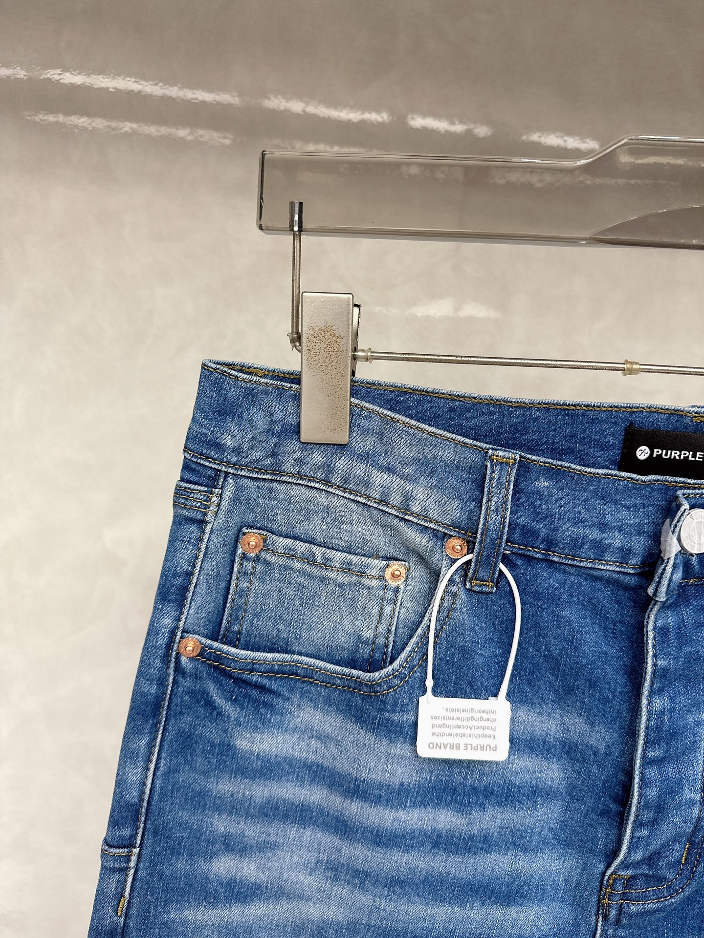  😊 2025秋冬🔥🔥新款现货上市，原单爆款牛仔裤👖超级定制款，原版五金，超级重工工艺，版型超赞👍细节做