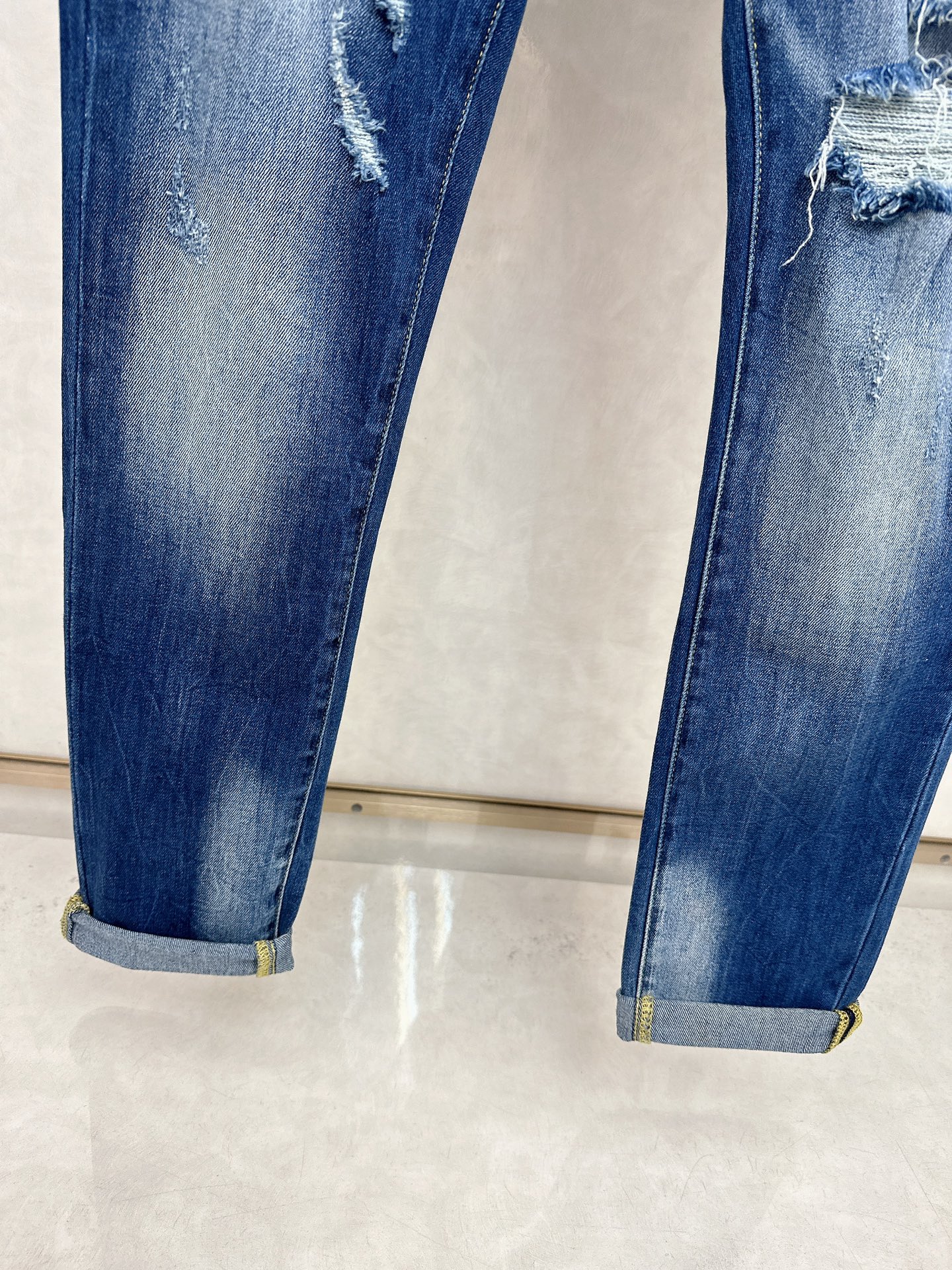  D2 2025秋冬🔥🔥新款现货上市，原单爆款牛仔裤👖超级定制款，原版五金，超级重工工艺，版型超赞👍细节