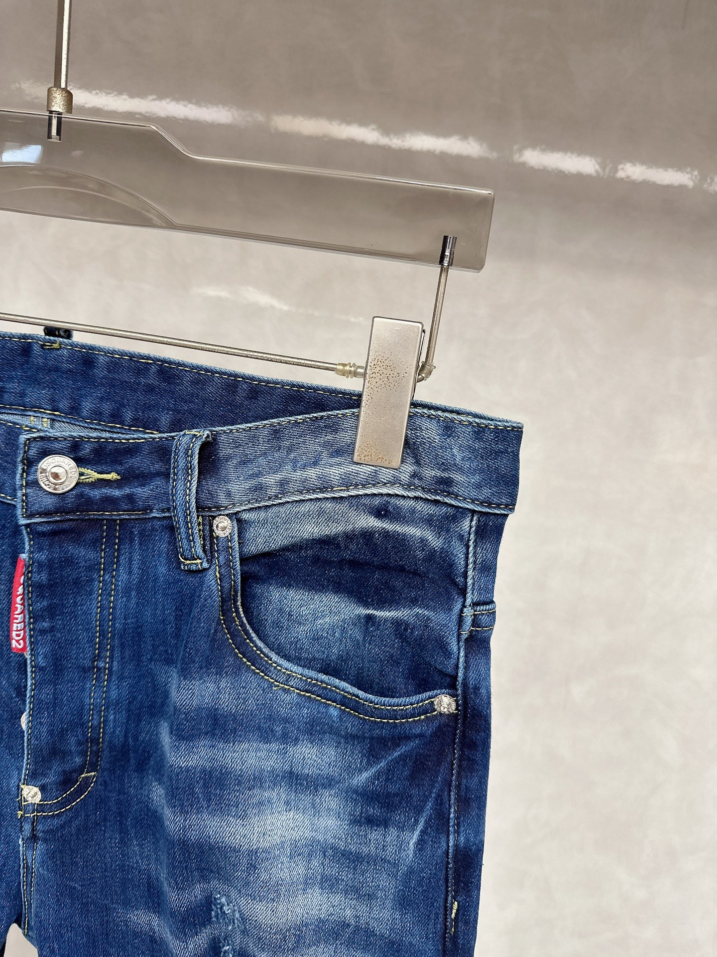  D2 2025秋冬🔥🔥新款现货上市，原单爆款牛仔裤👖超级定制款，原版五金，超级重工工艺，版型超赞👍细节