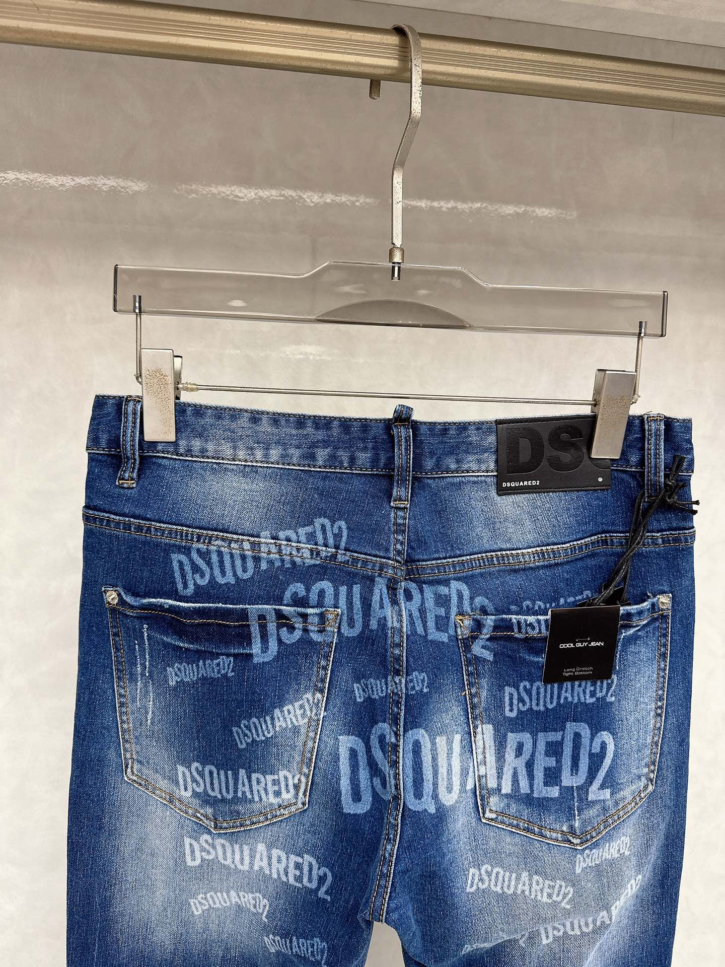  D2 2025秋冬🔥🔥新款现货上市，原单爆款牛仔裤👖超级定制款，原版五金，超级重工工艺，版型超赞👍细节