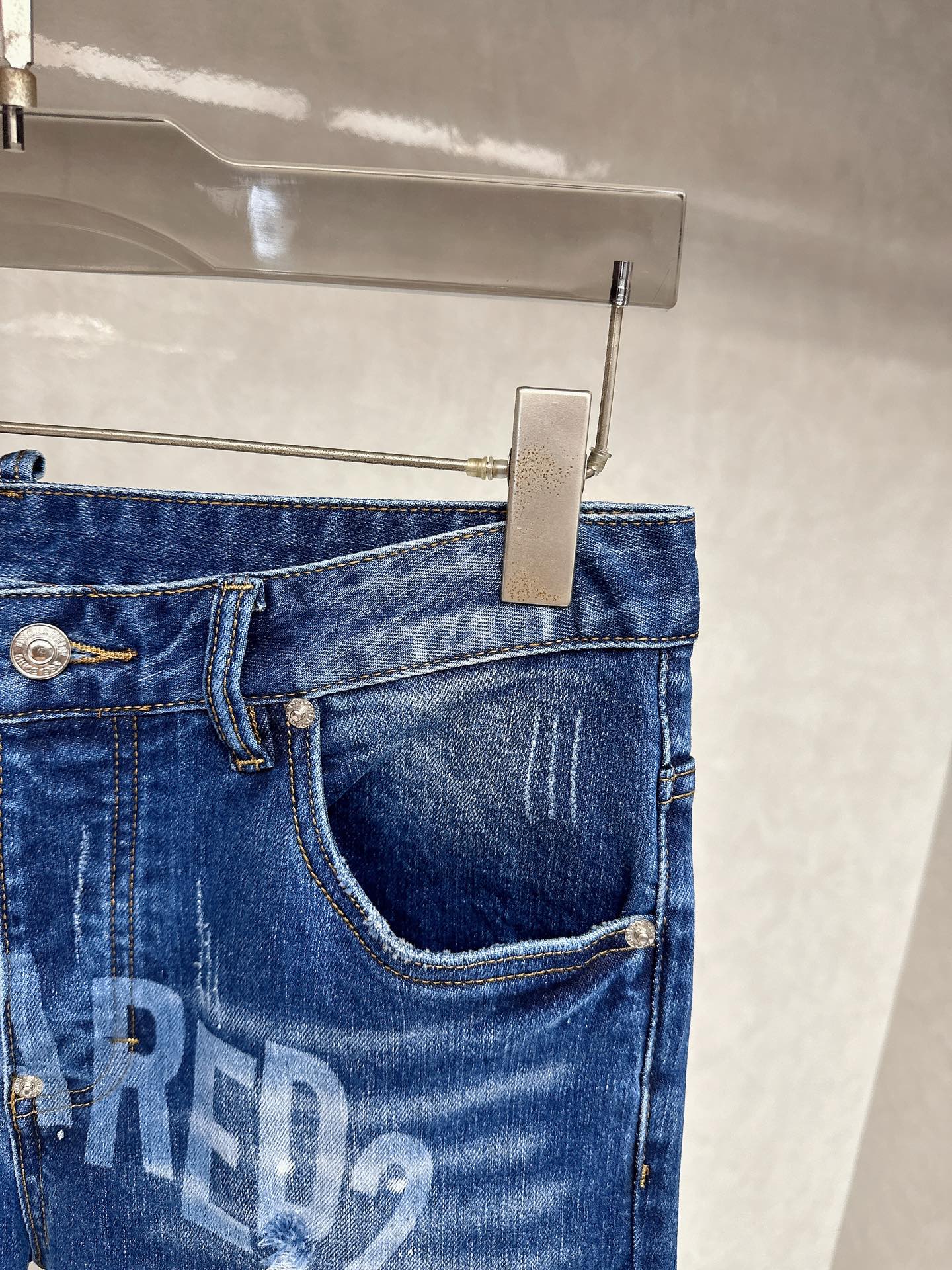  D2 2025秋冬🔥🔥新款现货上市，原单爆款牛仔裤👖超级定制款，原版五金，超级重工工艺，版型超赞👍细节