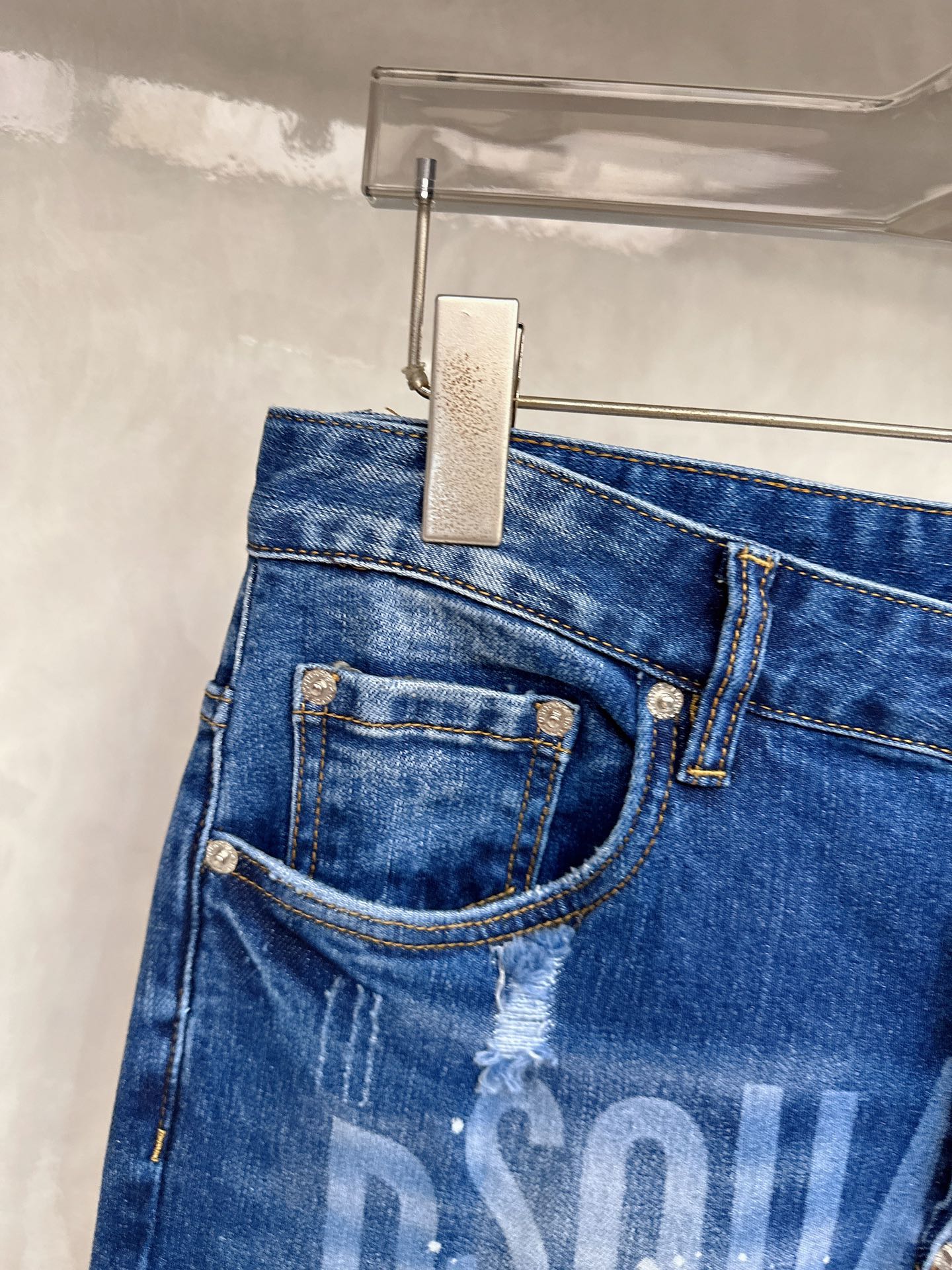  D2 2025秋冬🔥🔥新款现货上市，原单爆款牛仔裤👖超级定制款，原版五金，超级重工工艺，版型超赞👍细节