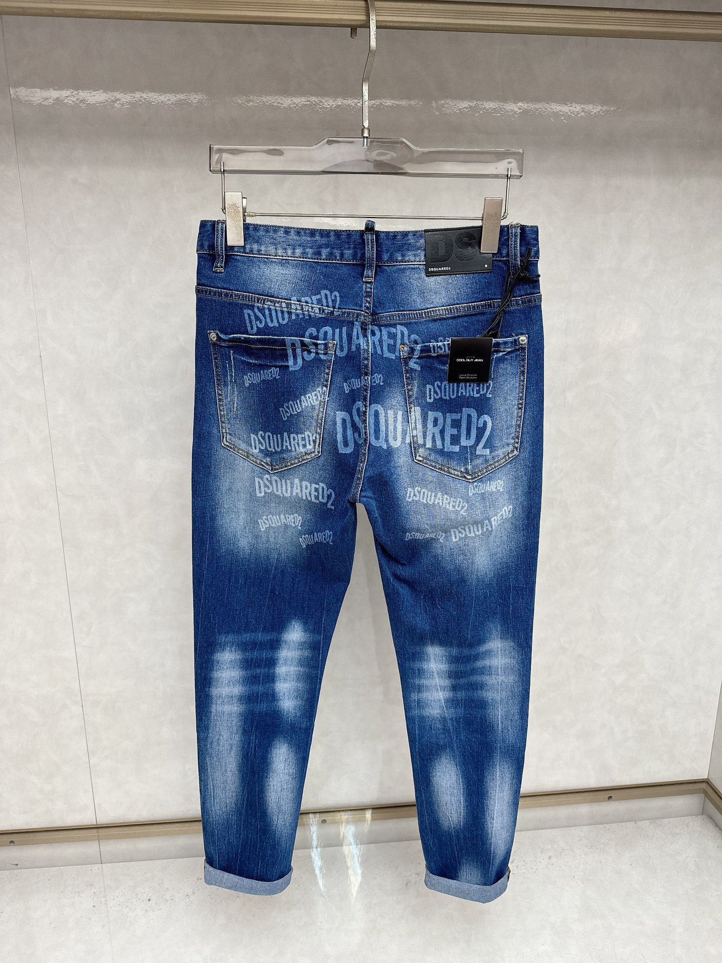  D2 2025秋冬🔥🔥新款现货上市，原单爆款牛仔裤👖超级定制款，原版五金，超级重工工艺，版型超赞👍细节