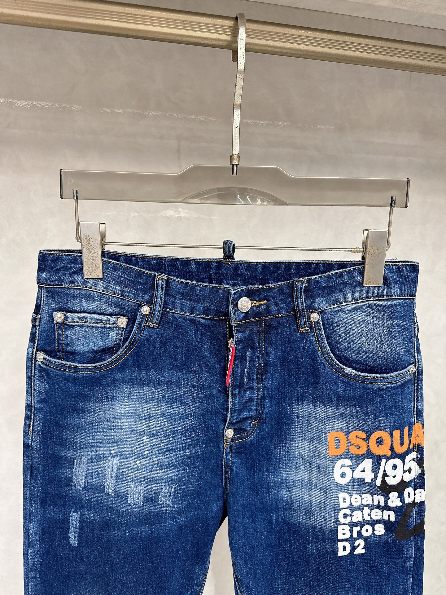  D2 2025秋冬🔥🔥新款现货上市，原单爆款牛仔裤👖超级定制款，原版五金，超级重工工艺，版型超赞👍细节