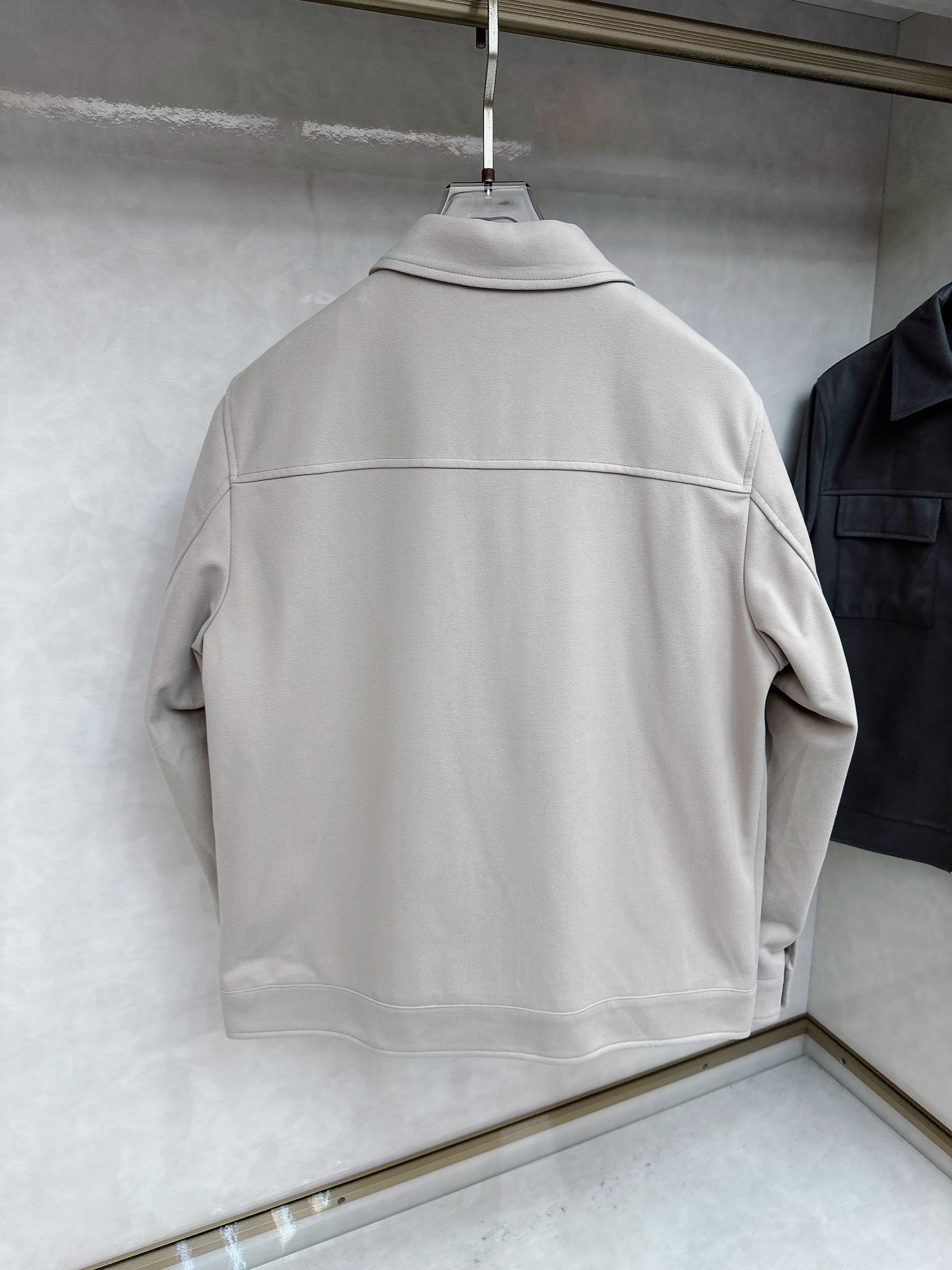 。-Loro Piana 💥独家专供最新时尚秋冬夹克，经典设计感与颜值爆棚的外套，品质更是无法挑剔品控可