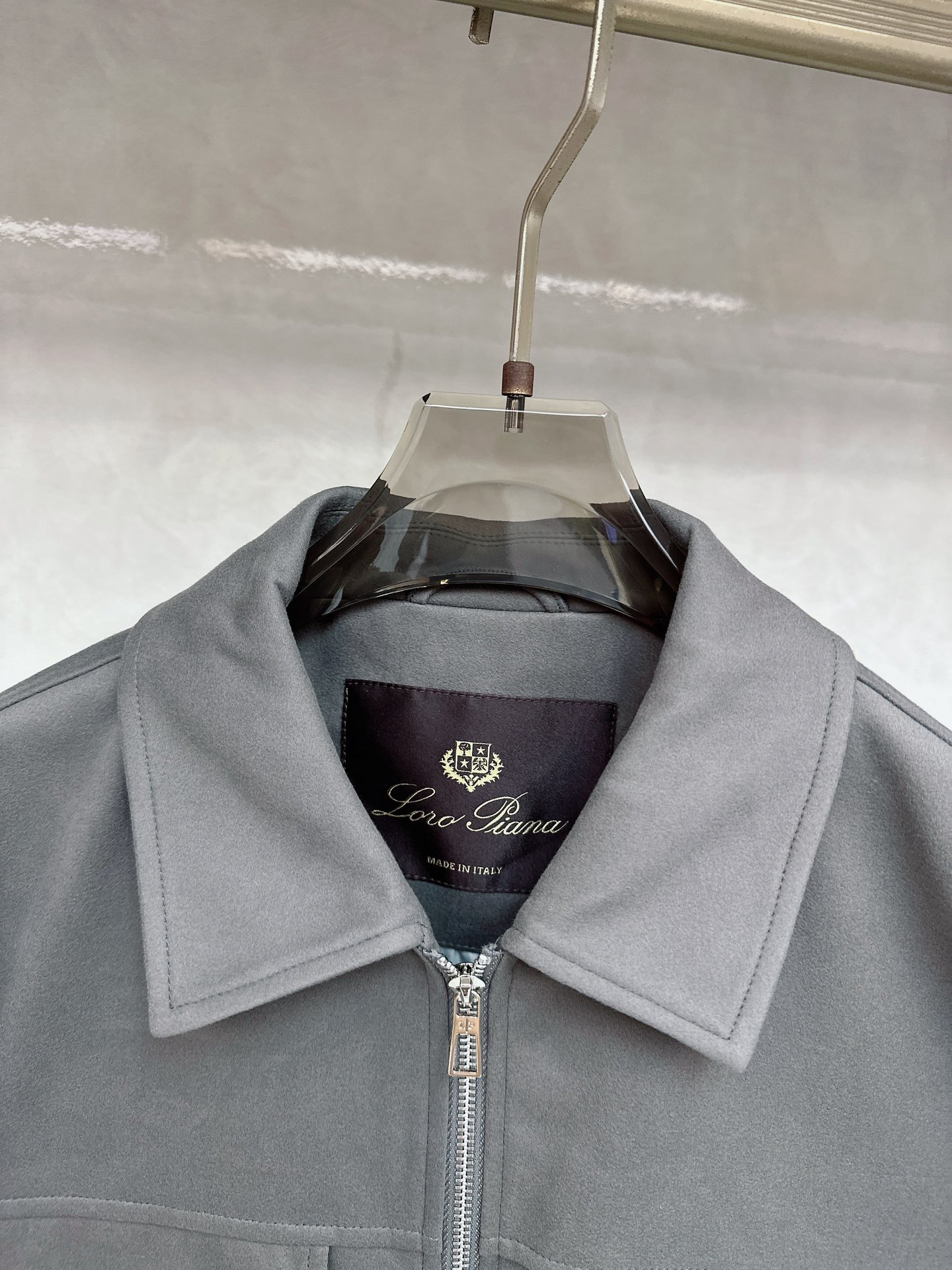 。-Loro Piana 💥独家专供最新时尚秋冬夹克，经典设计感与颜值爆棚的外套，品质更是无法挑剔品控可