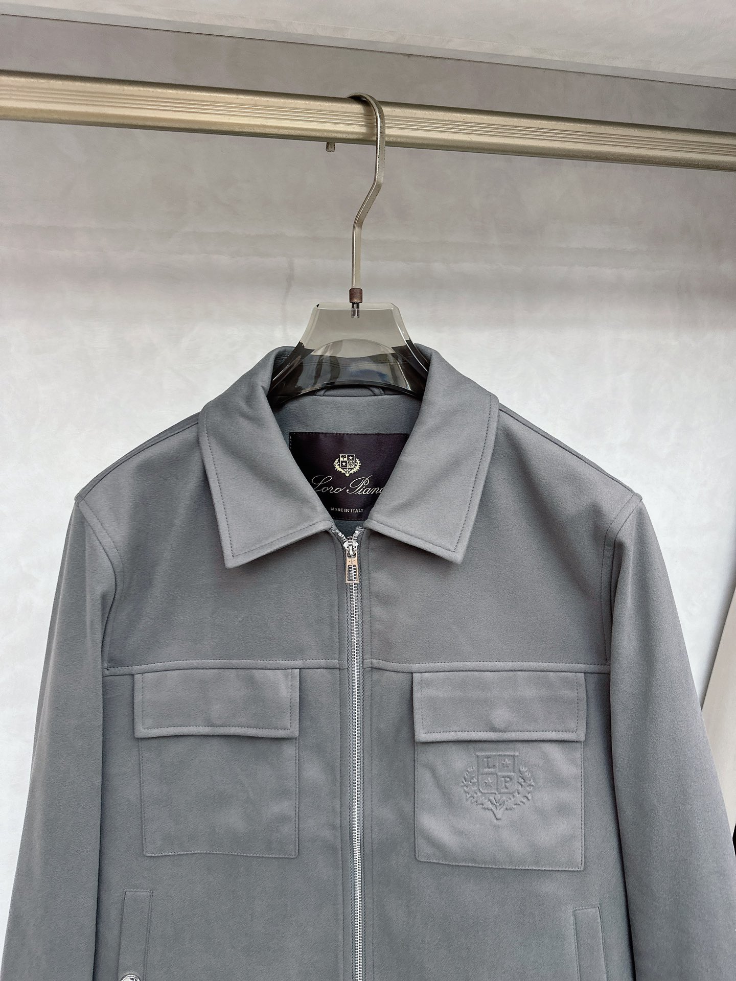 。-Loro Piana 💥独家专供最新时尚秋冬夹克，经典设计感与颜值爆棚的外套，品质更是无法挑剔品控可