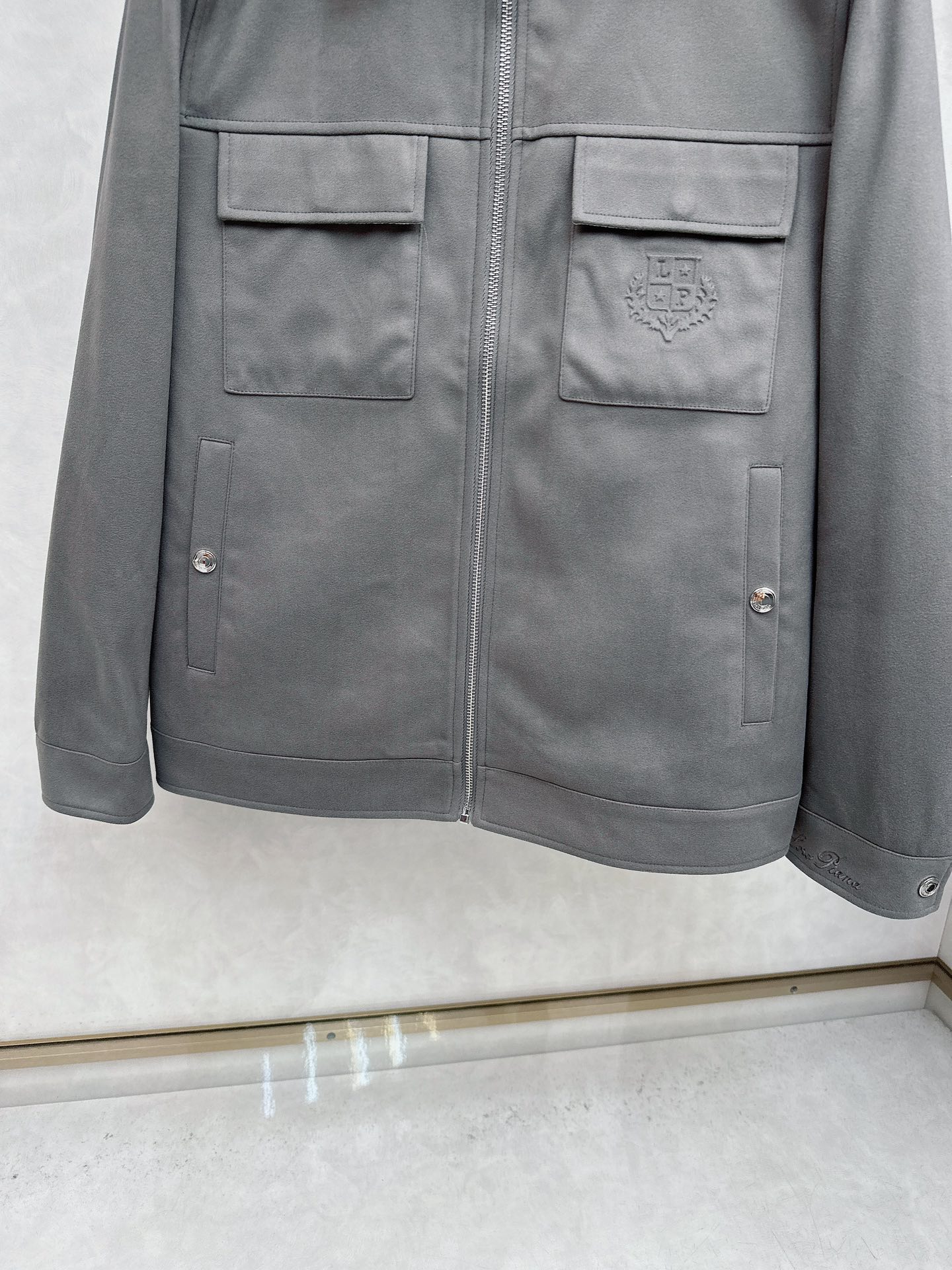 。-Loro Piana 💥独家专供最新时尚秋冬夹克，经典设计感与颜值爆棚的外套，品质更是无法挑剔品控可