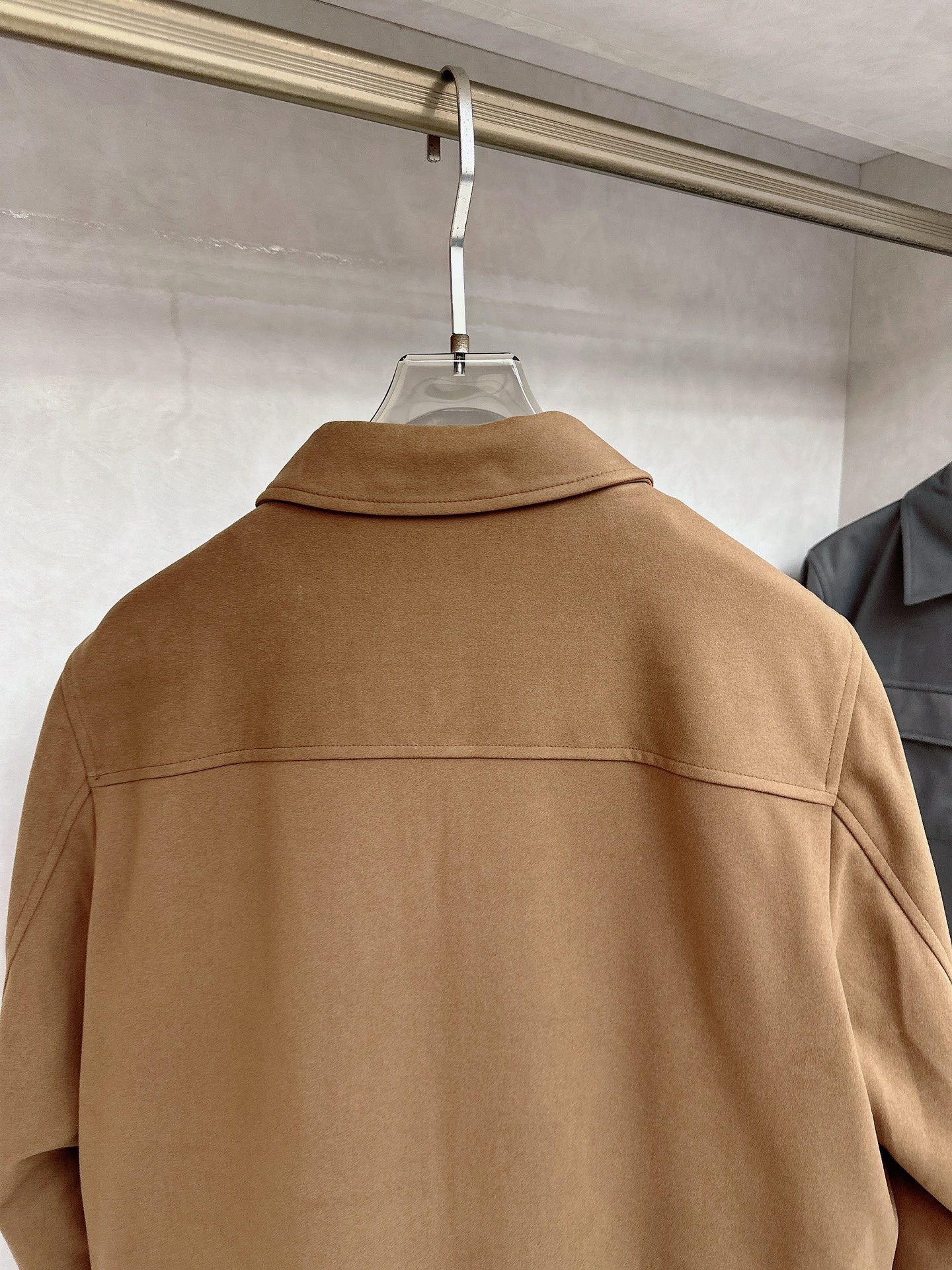 。-Loro Piana 💥独家专供最新时尚秋冬夹克，经典设计感与颜值爆棚的外套，品质更是无法挑剔品控可