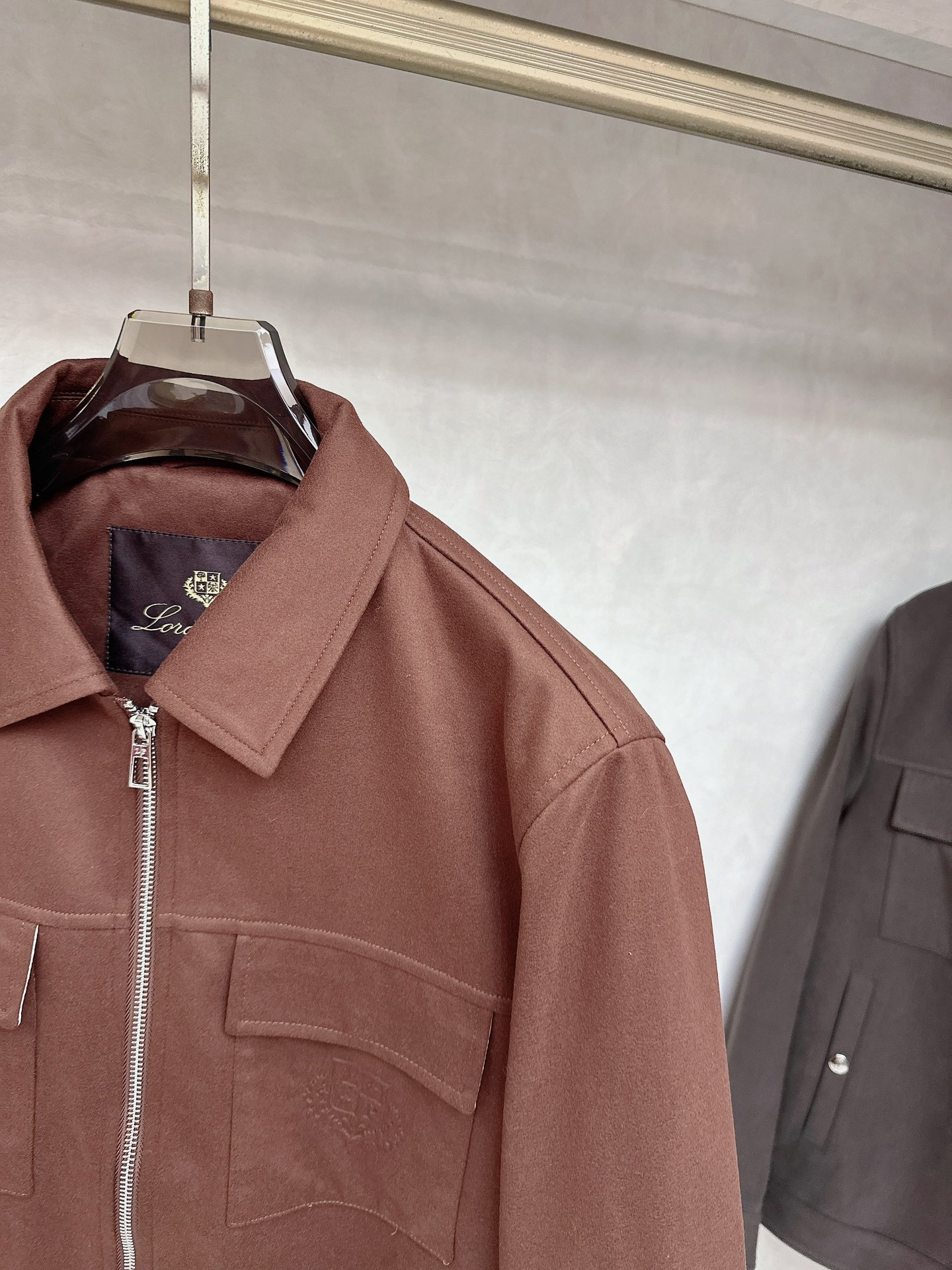 。-Loro Piana 💥独家专供最新时尚秋冬夹克，经典设计感与颜值爆棚的外套，品质更是无法挑剔品控可