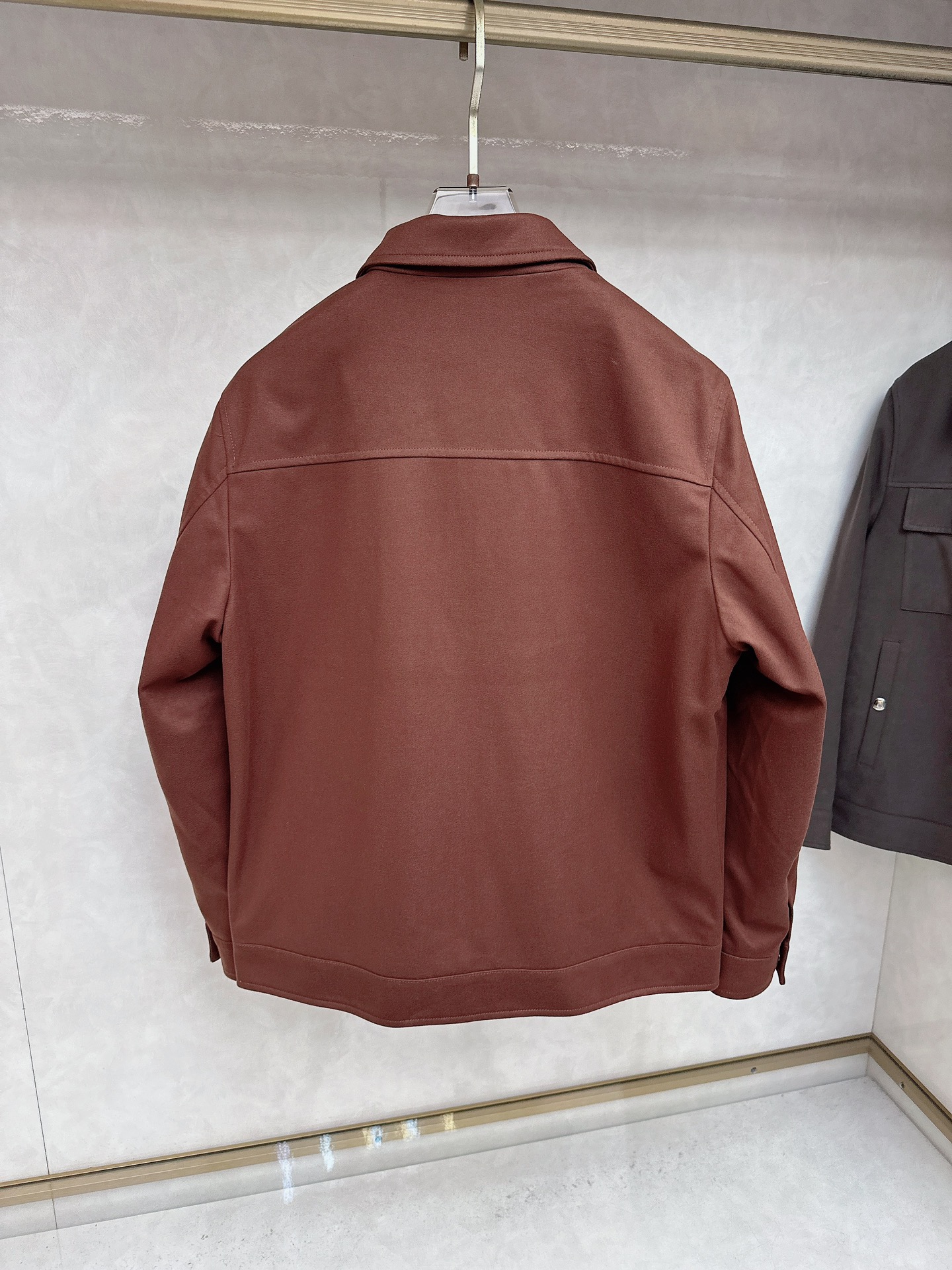 。-Loro Piana 💥独家专供最新时尚秋冬夹克，经典设计感与颜值爆棚的外套，品质更是无法挑剔品控可