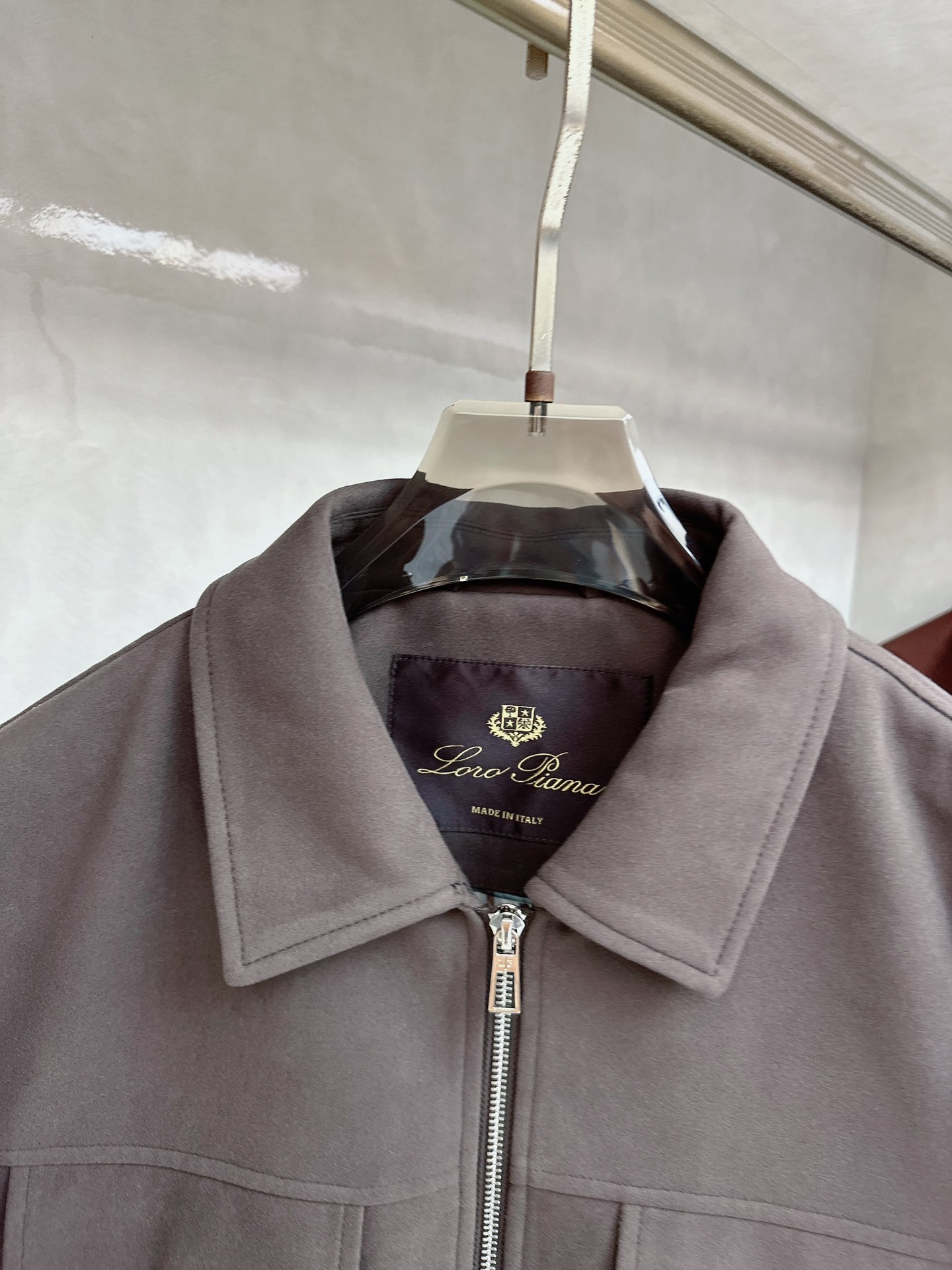 。-Loro Piana 💥独家专供最新时尚秋冬夹克，经典设计感与颜值爆棚的外套，品质更是无法挑剔品控可