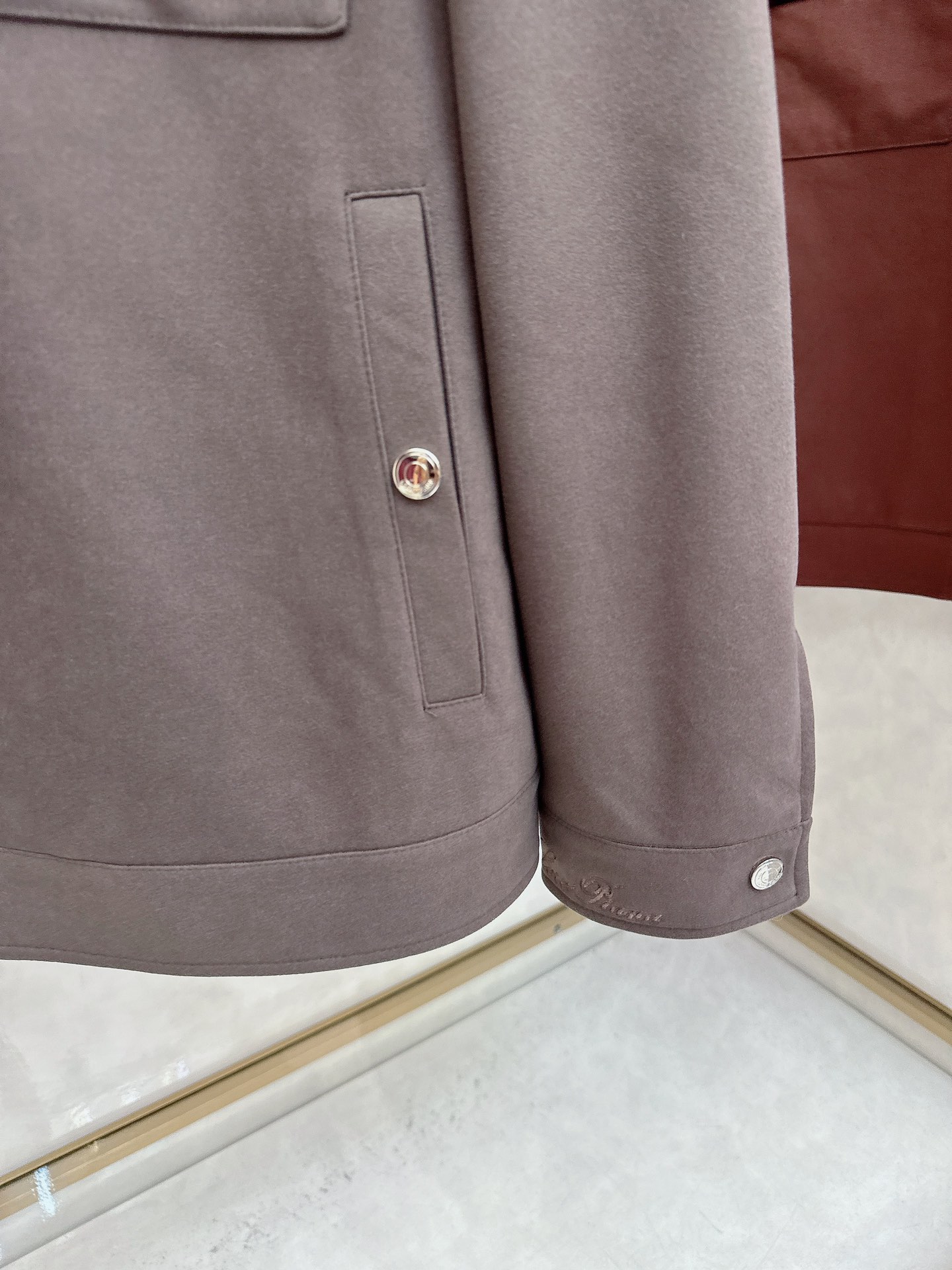 。-Loro Piana 💥独家专供最新时尚秋冬夹克，经典设计感与颜值爆棚的外套，品质更是无法挑剔品控可