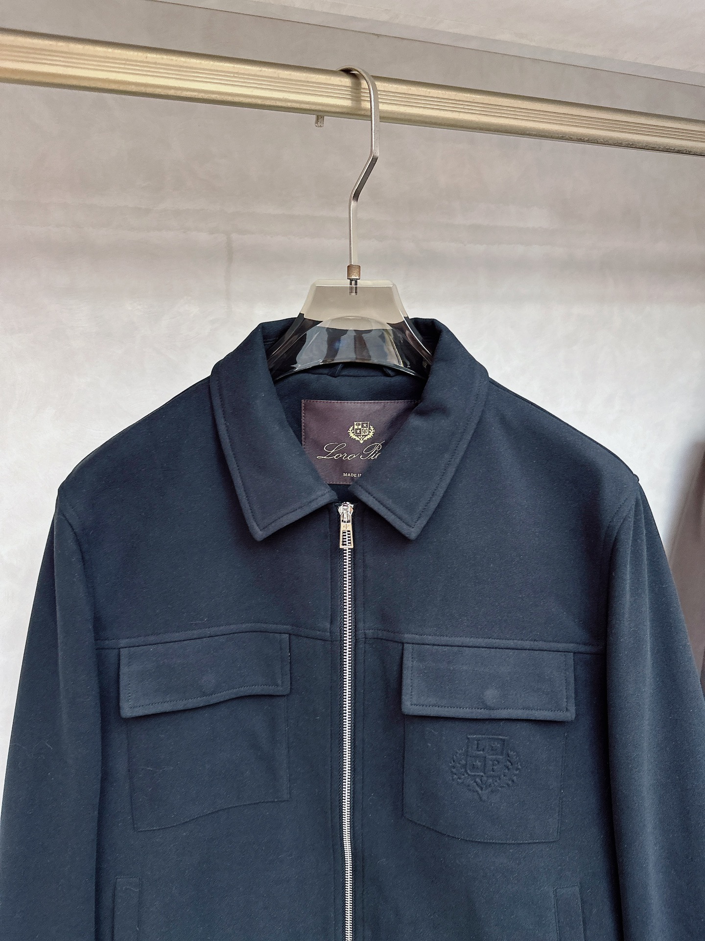 。-Loro Piana 💥独家专供最新时尚秋冬夹克，经典设计感与颜值爆棚的外套，品质更是无法挑剔品控可