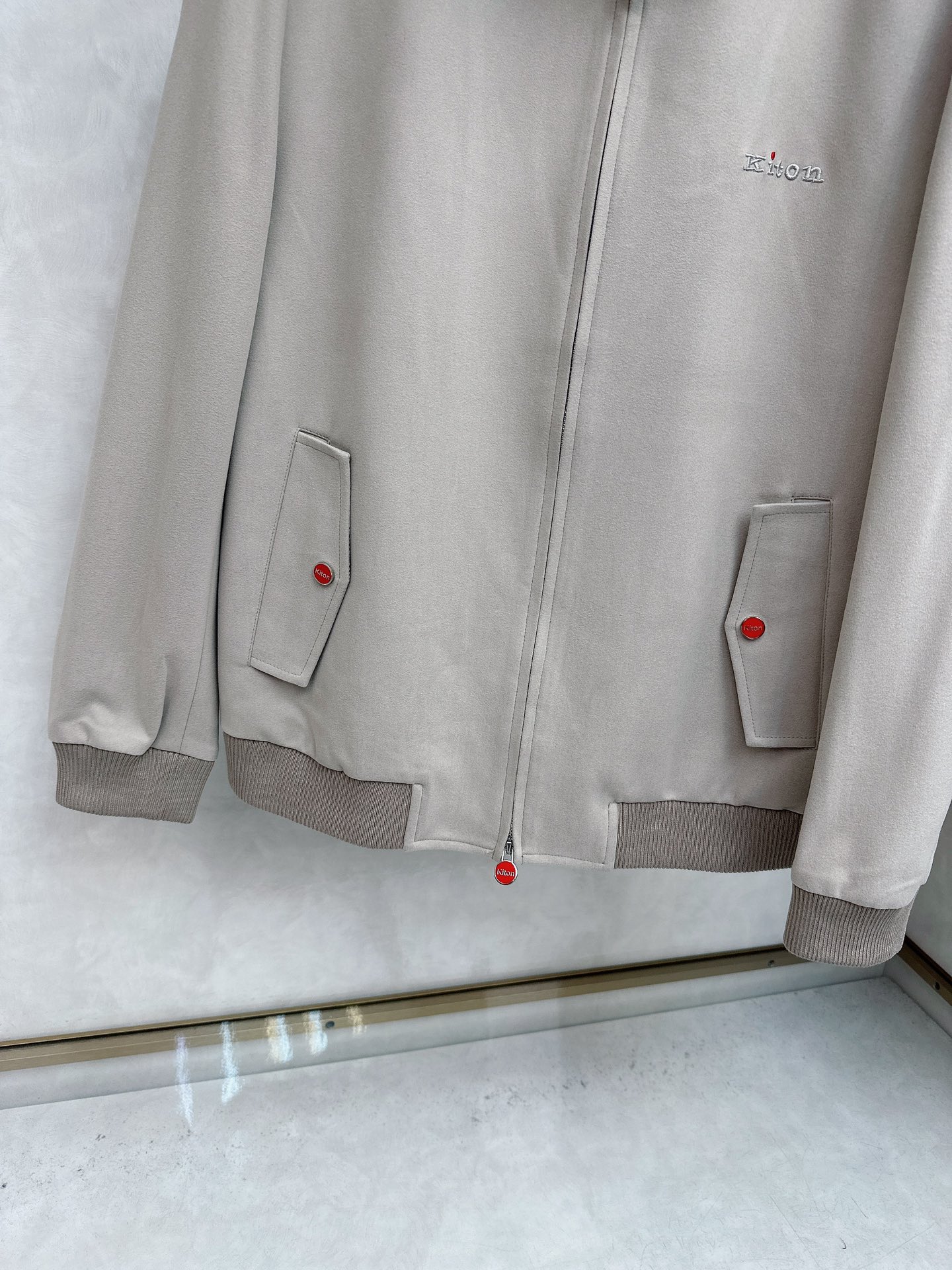  KITON💥独家专供最新时尚秋冬夹克，经典设计感与颜值爆棚的外套，品质更是无法挑剔品控可以直接入手，不