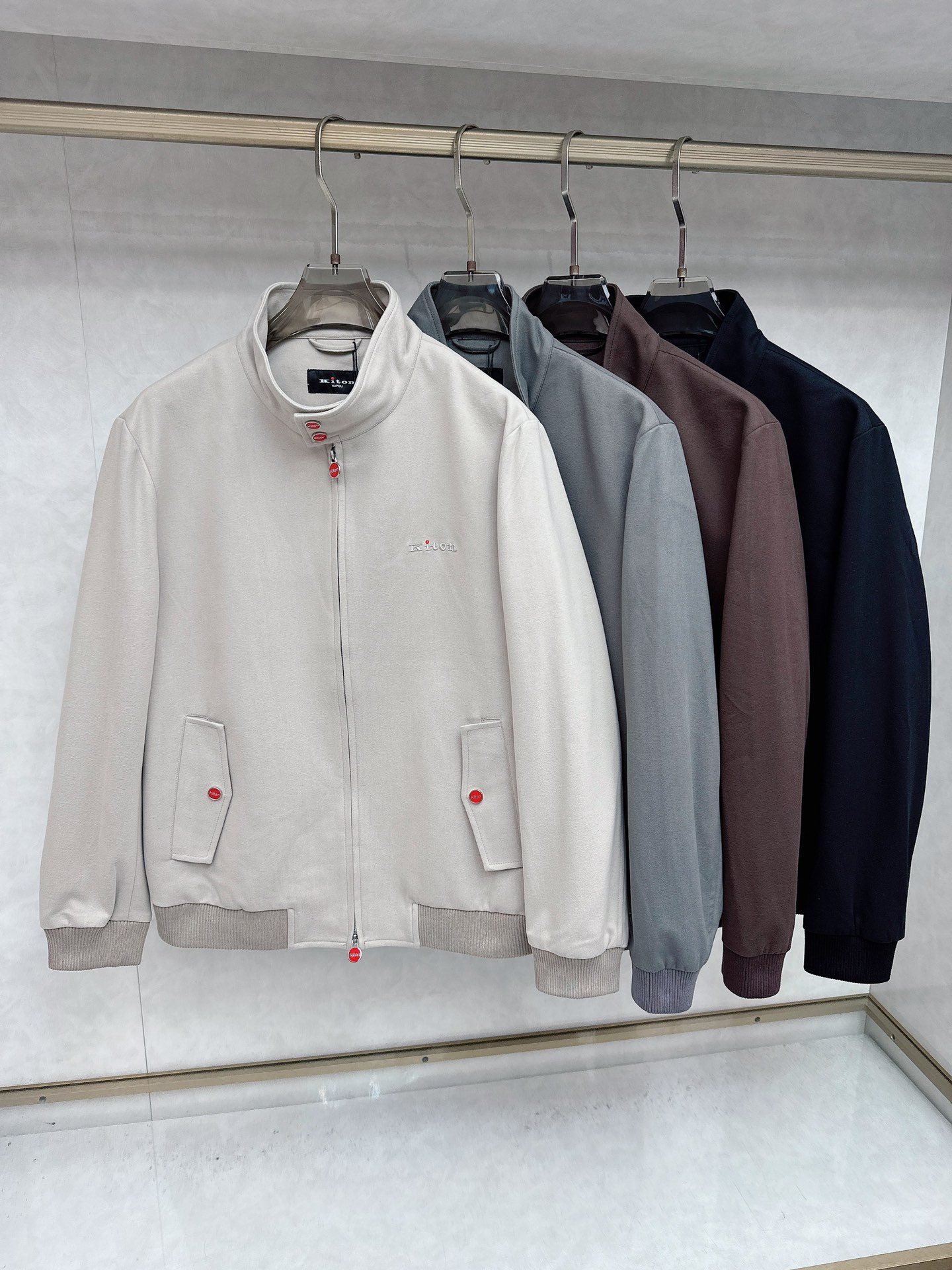  KITON💥独家专供最新时尚秋冬夹克，经典设计感与颜值爆棚的外套，品质更是无法挑剔品控可以直接入手，不