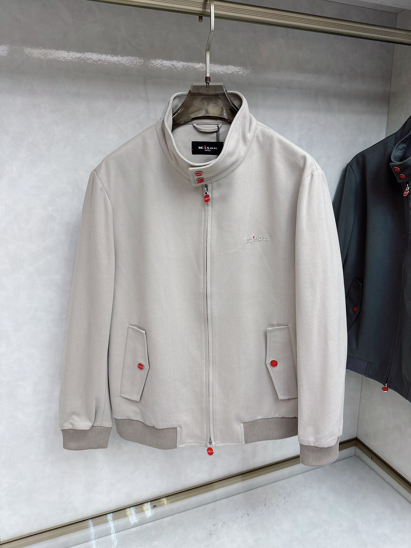  KITON💥独家专供最新时尚秋冬夹克，经典设计感与颜值爆棚的外套，品质更是无法挑剔品控可以直接入手，不