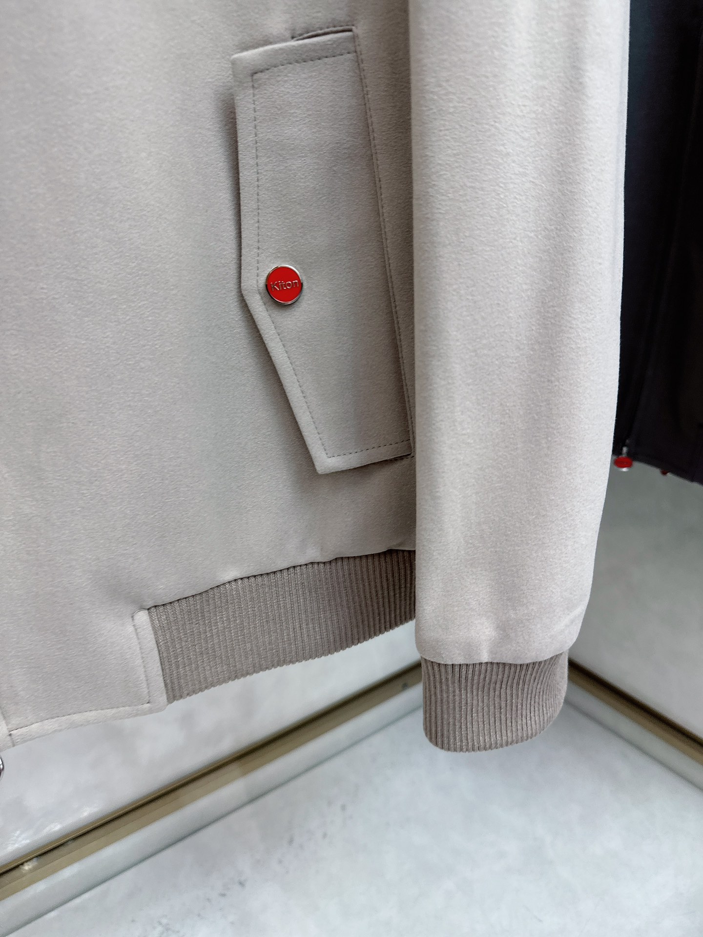  KITON💥独家专供最新时尚秋冬夹克，经典设计感与颜值爆棚的外套，品质更是无法挑剔品控可以直接入手，不