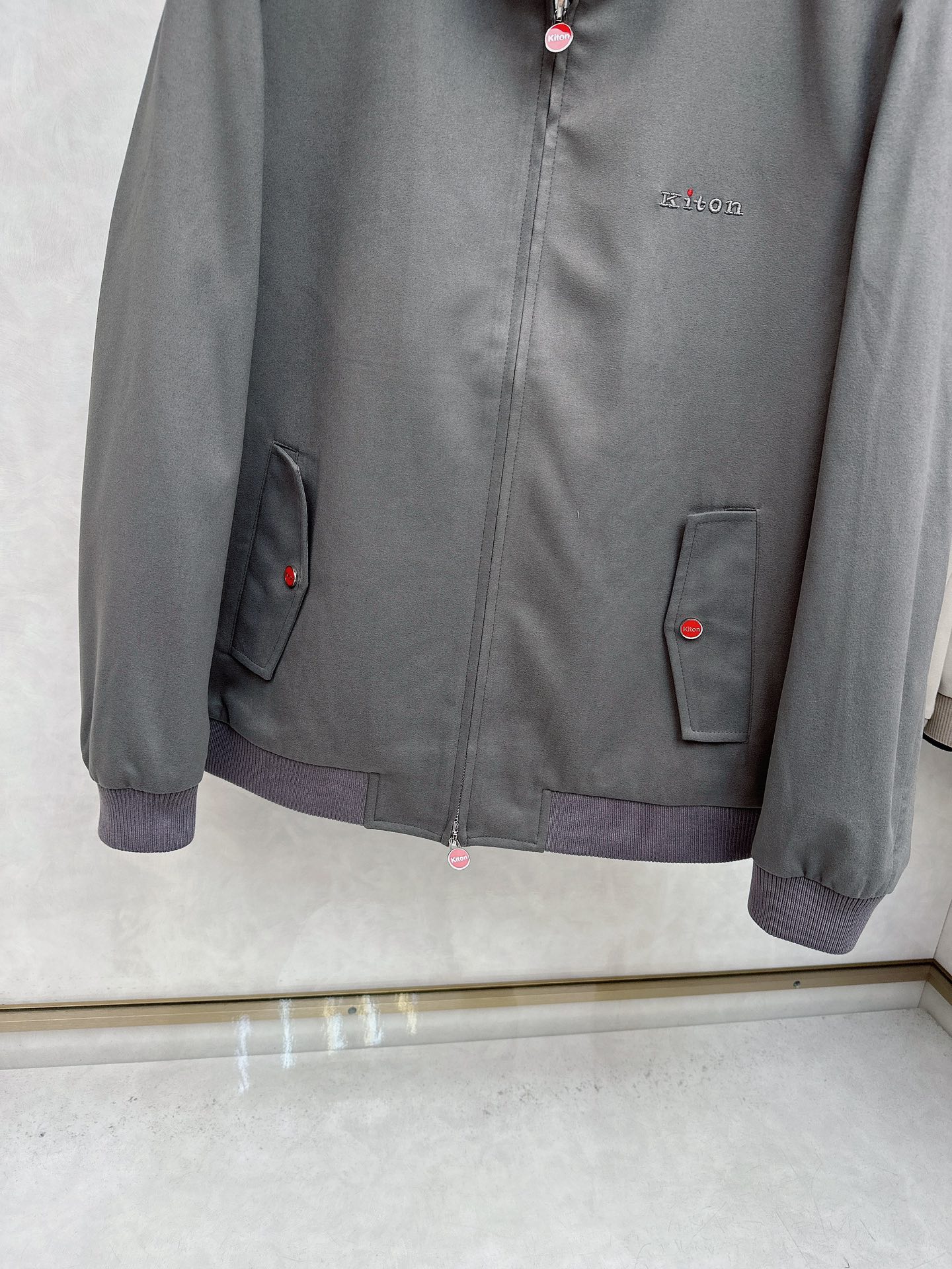  KITON💥独家专供最新时尚秋冬夹克，经典设计感与颜值爆棚的外套，品质更是无法挑剔品控可以直接入手，不