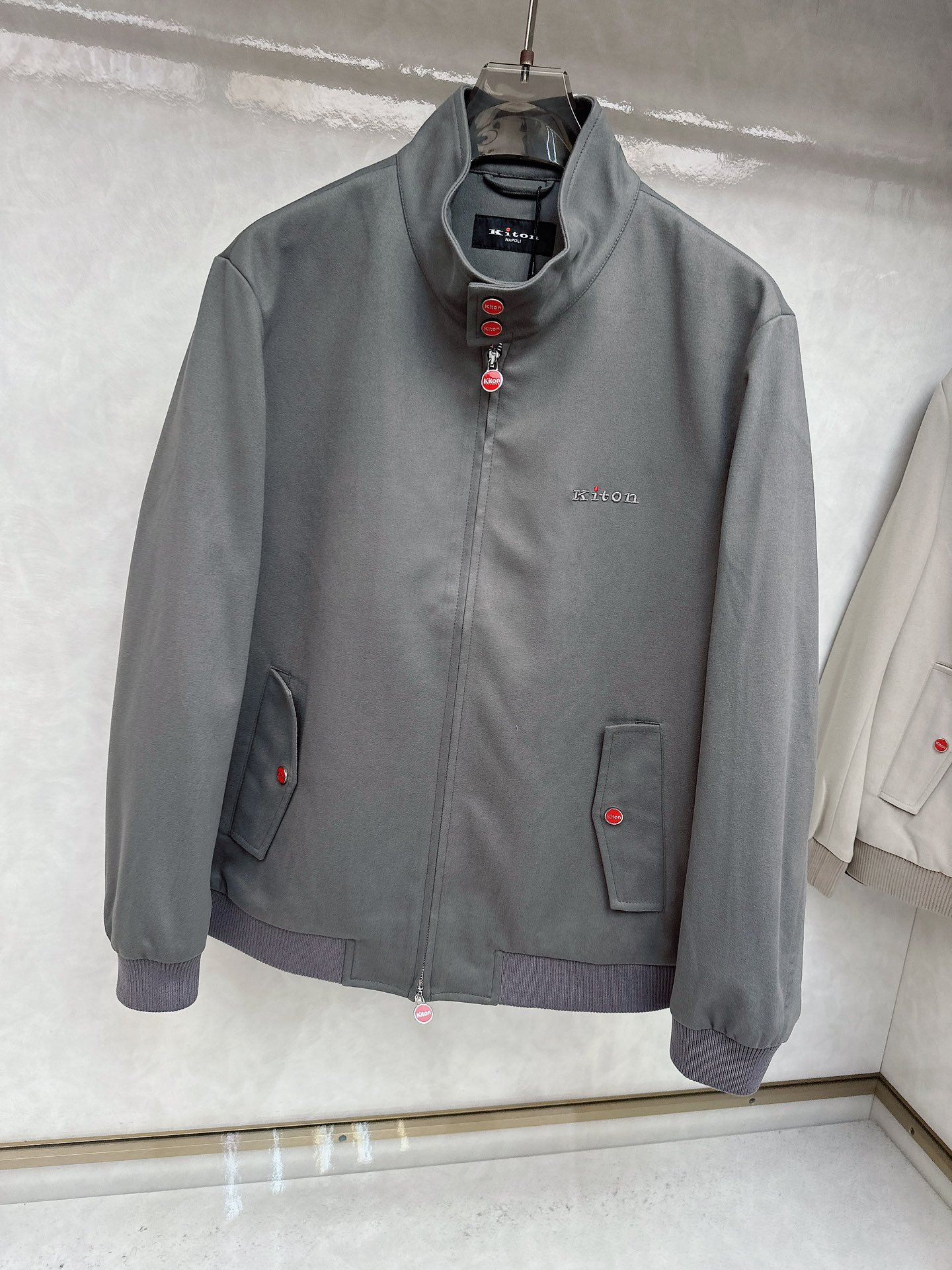  KITON💥独家专供最新时尚秋冬夹克，经典设计感与颜值爆棚的外套，品质更是无法挑剔品控可以直接入手，不