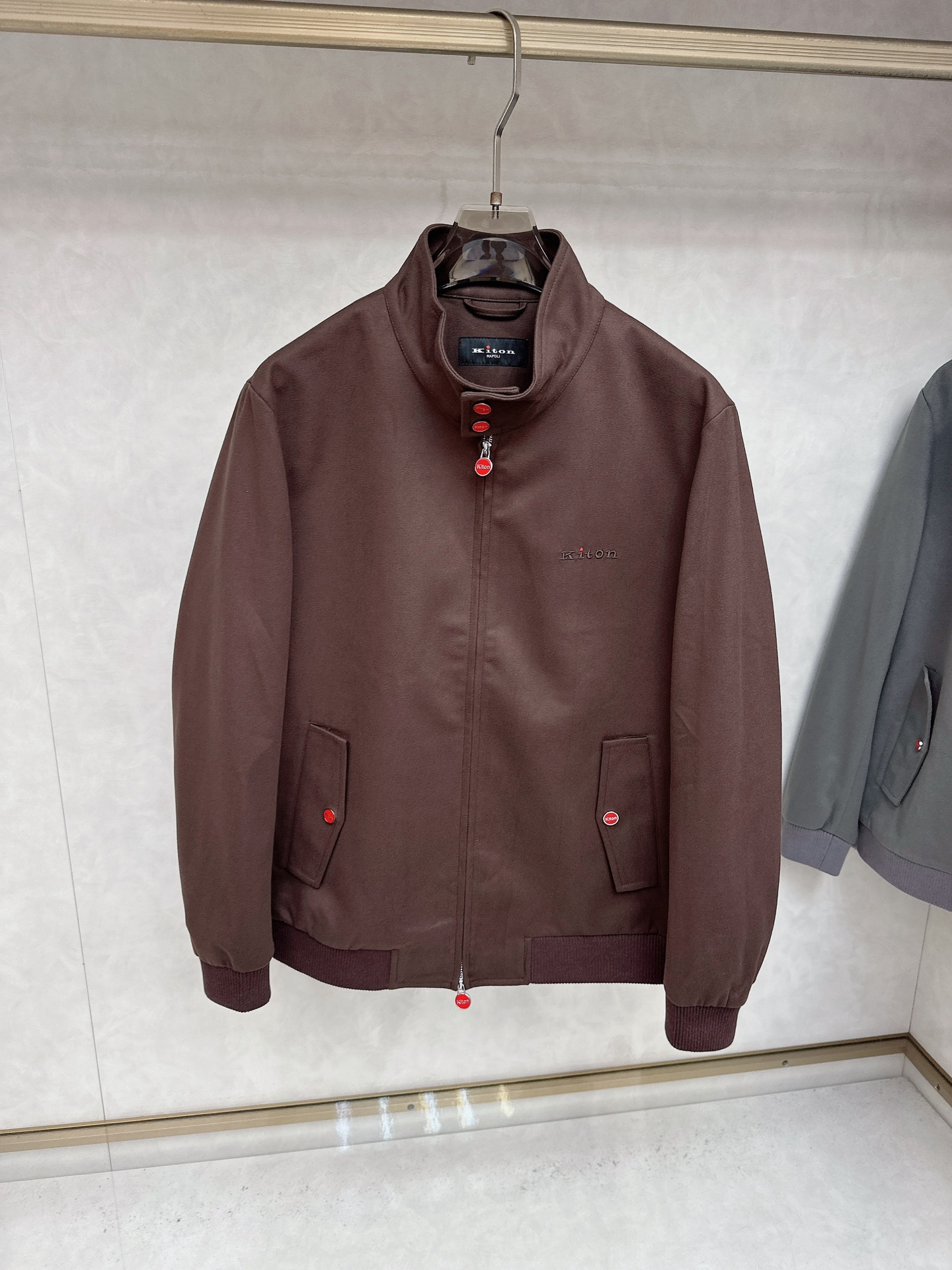  KITON💥独家专供最新时尚秋冬夹克，经典设计感与颜值爆棚的外套，品质更是无法挑剔品控可以直接入手，不