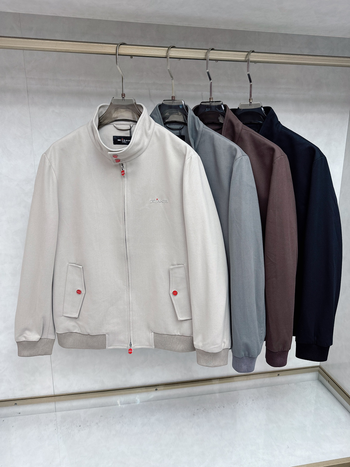  KITON💥独家专供最新时尚秋冬夹克，经典设计感与颜值爆棚的外套，品质更是无法挑剔品控可以直接入手，不