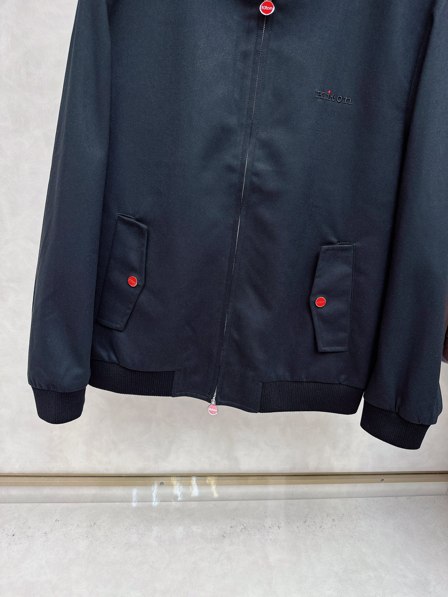  KITON💥独家专供最新时尚秋冬夹克，经典设计感与颜值爆棚的外套，品质更是无法挑剔品控可以直接入手，不