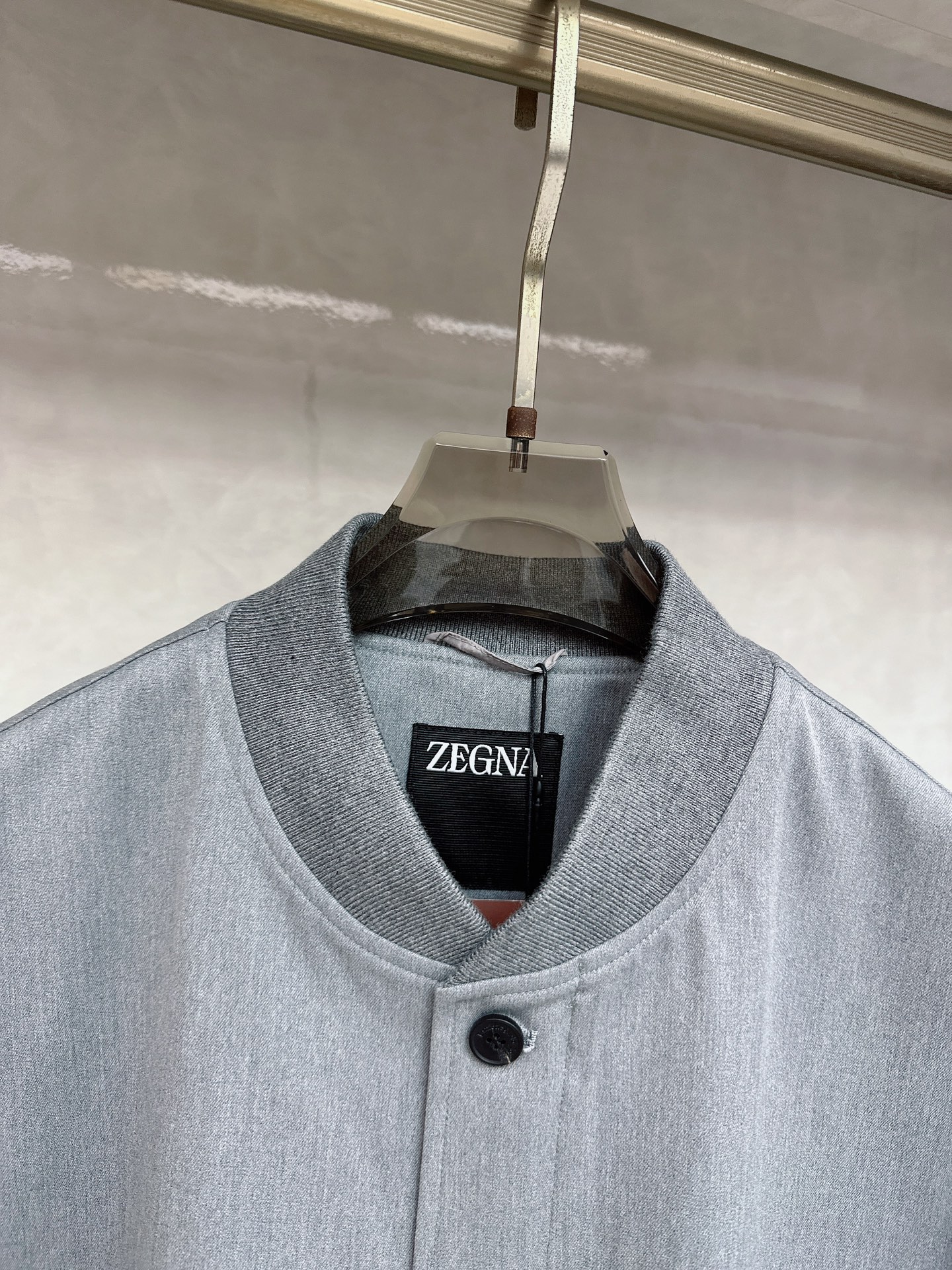  Zegna 杰尼亚 25秋冬棒球领夹克
常规设计裁剪兼具个性时尚范儿,精简夹克永不过气...灵感延续百