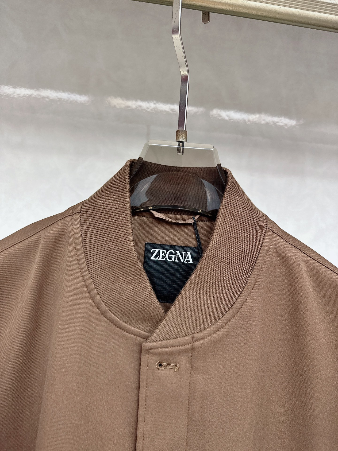  Zegna 杰尼亚 25秋冬棒球领夹克
常规设计裁剪兼具个性时尚范儿,精简夹克永不过气...灵感延续百