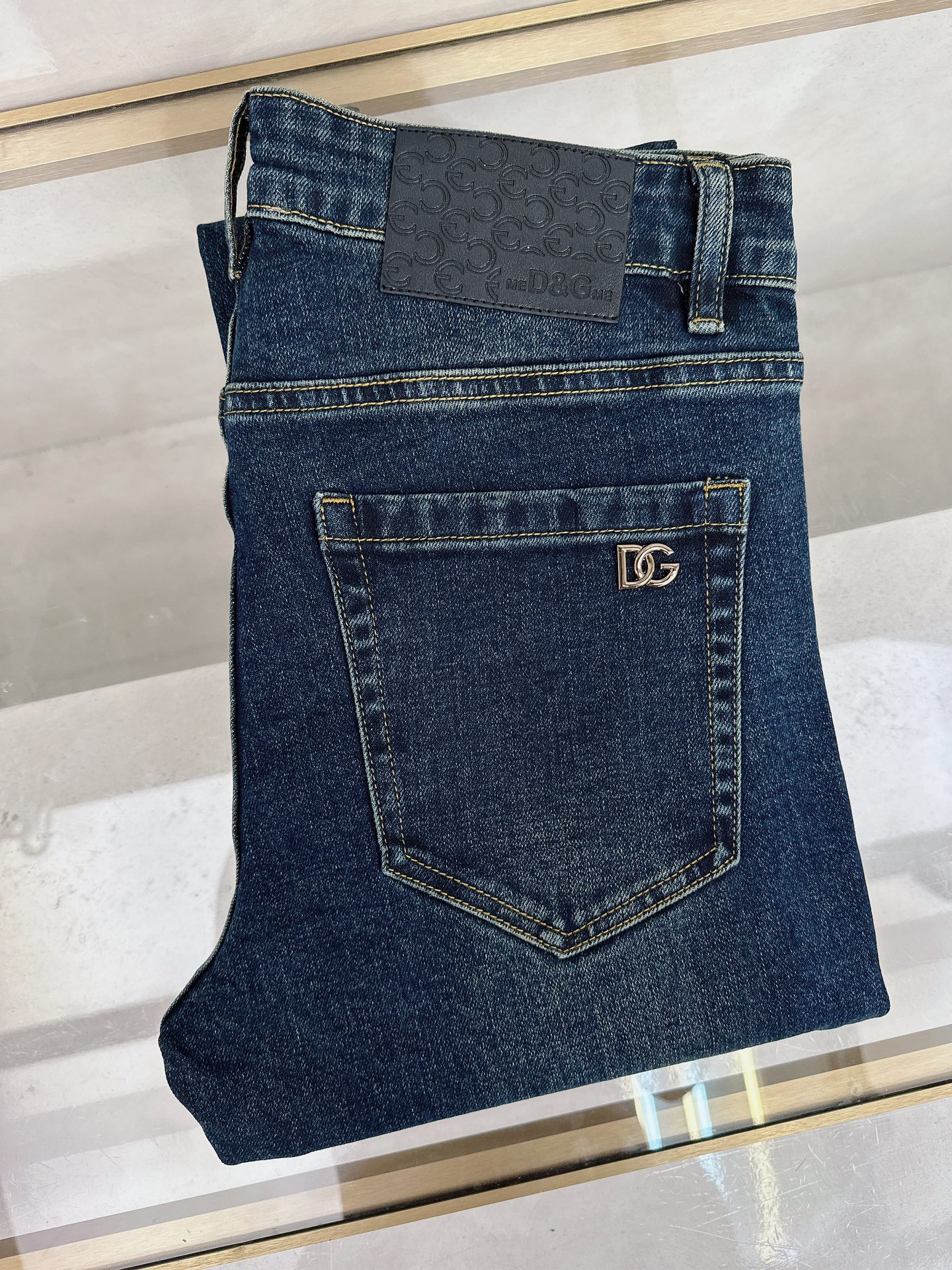 NO:507366,DG's new autumn and winter styles are available simultaneously on the official website, new autumn and winter men's casual jeans, original single quality, customized original denim fabric, logo pattern design, body original hardware and accessories decoration, three-dimensional and clear, c super trendy and personalized, fashionable and stylish on the upper body!  Trendy men's must-have items, 28-38, jeans, alexander wang19860909DG 秋冬新款官网同步发售,秋冬新品男士休闲牛仔裤,原单品质,定制原版牛仔面料,logo图案设计,身原版五金辅料装饰,立体清晰,c超级潮流个性,上身时尚有型！潮男必备单品 码数28-38,,jeans,alexander wang,Men's clothing