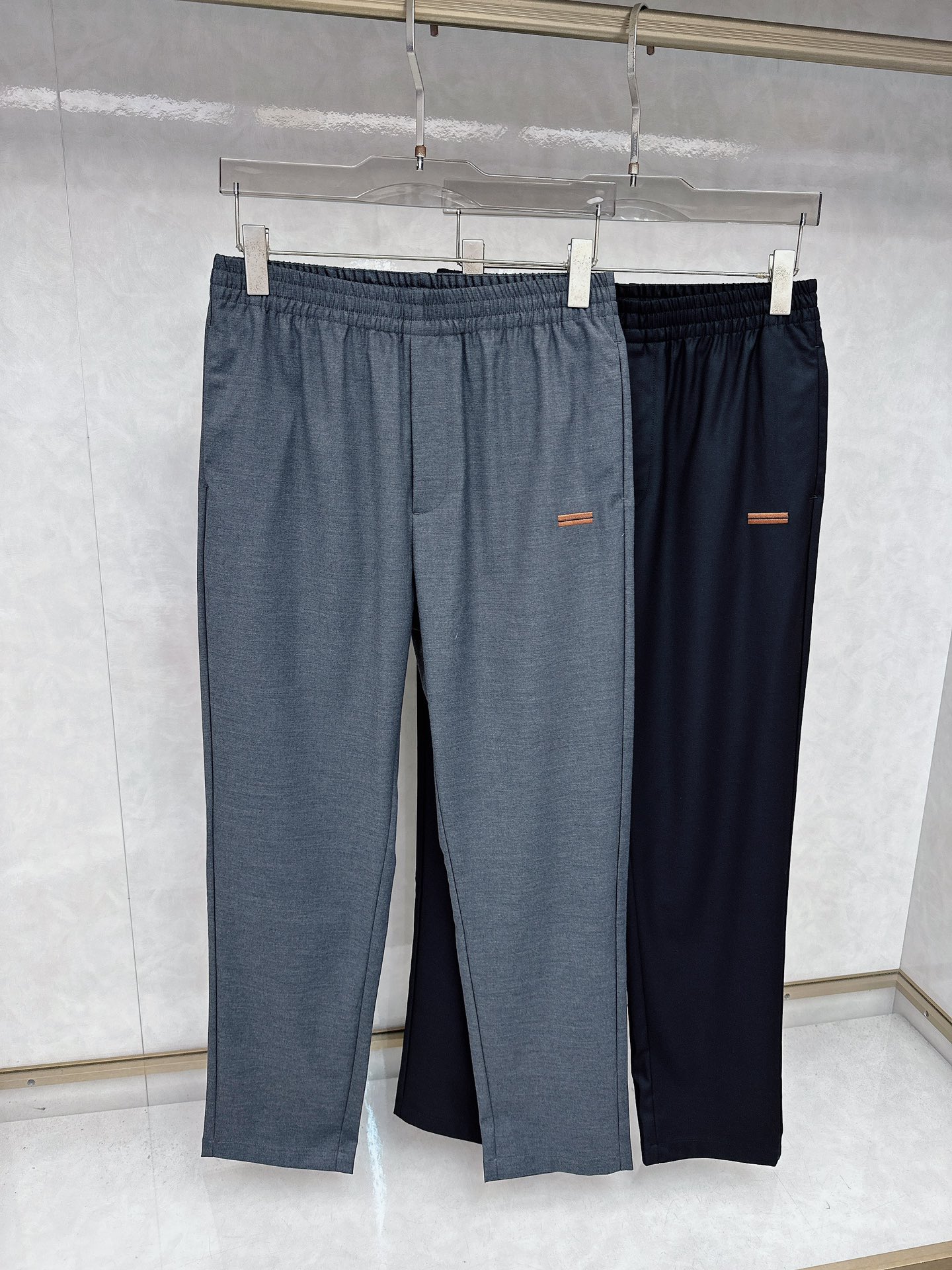 NO:510825,Zenia's latest casual pants counter in early autumn 2025 1:1 top replica, full quality!  A must-have item for trendy people!  The old iron who knows the goods quickly starts with size M-2XL, zegna, alexander wang19860909杰尼亚 2025早秋最新休闲裤专柜1:1顶级复刻,全品相！潮人必备单品！懂货的老铁赶紧下手 尺码M-2XL,,zegna,alexander wang,Men's clothing