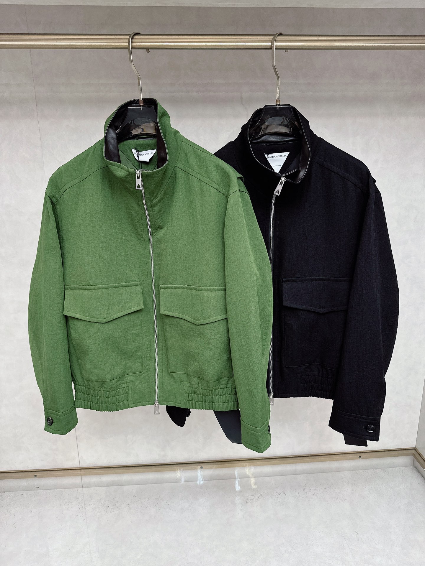 NO:510821,BC 2025 early autumn latest fashion designer jacket jacket. Details show the design changes of high-end structural tailoring to show the diverse image changes of men, slim and neat, tailoring, meet the popular multi-layered outfits and versatile life styles. Code number M-3XL,, jackets & coats, jackets & coats, alexander wang19860909BC 2025早秋最新款时尚设计师款夹克外套.处处细节显工艺足够的高级结构性剪裁的设计改变来展现男士多样的形象变化,修身利落、剪裁合体,满足时下正流行的多层次穿搭,生活百搭款式 码数M-3XL,,jackets & coats,jackets & coats,alexander wang,Men's clothing