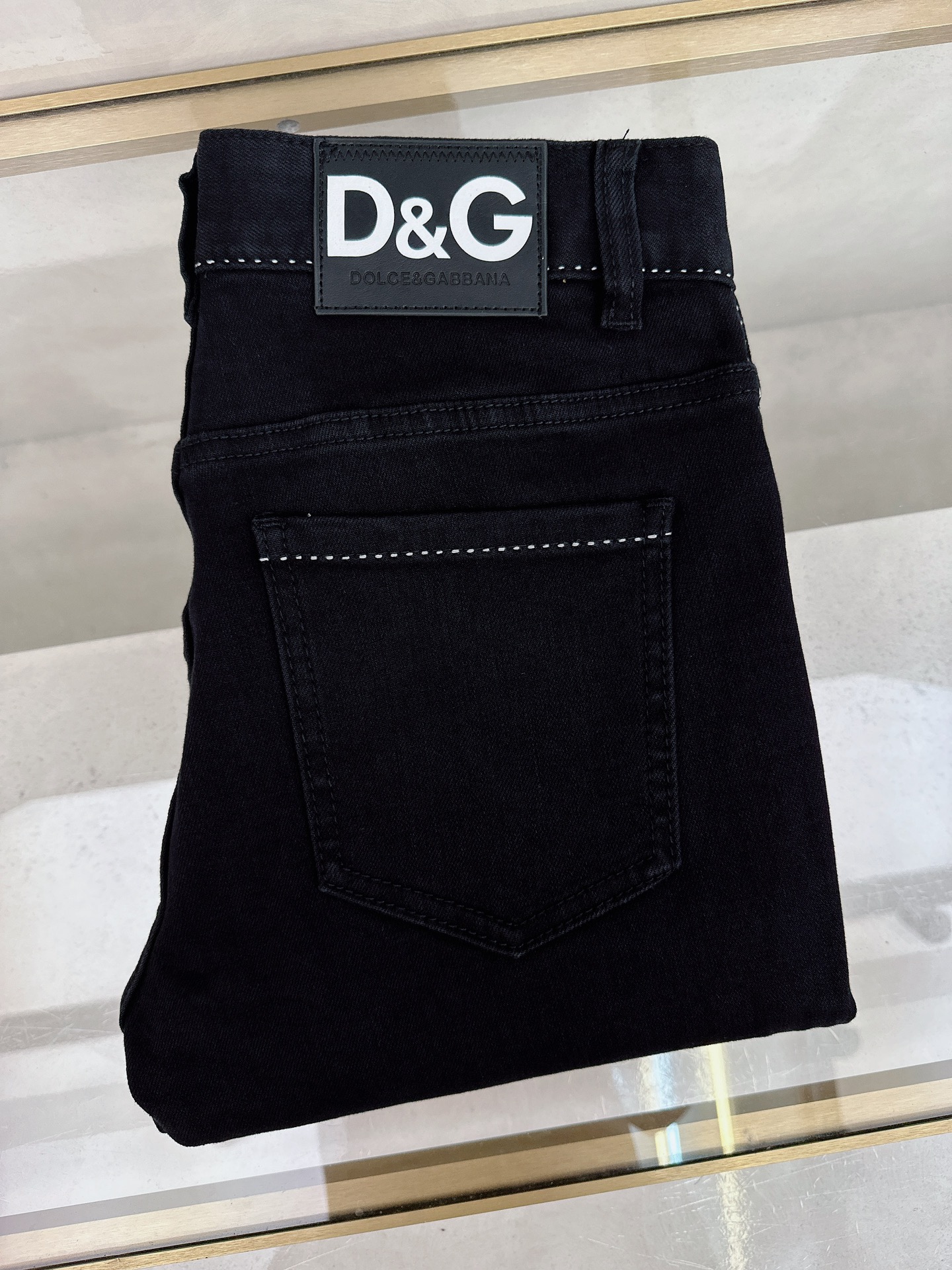 NO:510847,DG 2025 autumn and winter new models are available in stock, original single hot jeans are super customized, original hardware, super heavy industry technology, excellent version, impeccable details!  The style is not picky, it is very high-end, and the good products are not waiting for everyone. If you like it, hurry up and start, size 29-38, jeans, alexander wang19860909DG 2025秋冬新款现货上市,原单爆款牛仔裤超级定制款,原版五金,超级重工工艺,版型超赞细节做工无可挑剔！款式不挑人,特别高档,好货不等人,看中赶紧下手,尺码29-38,,jeans,alexander wang,Men's clothing