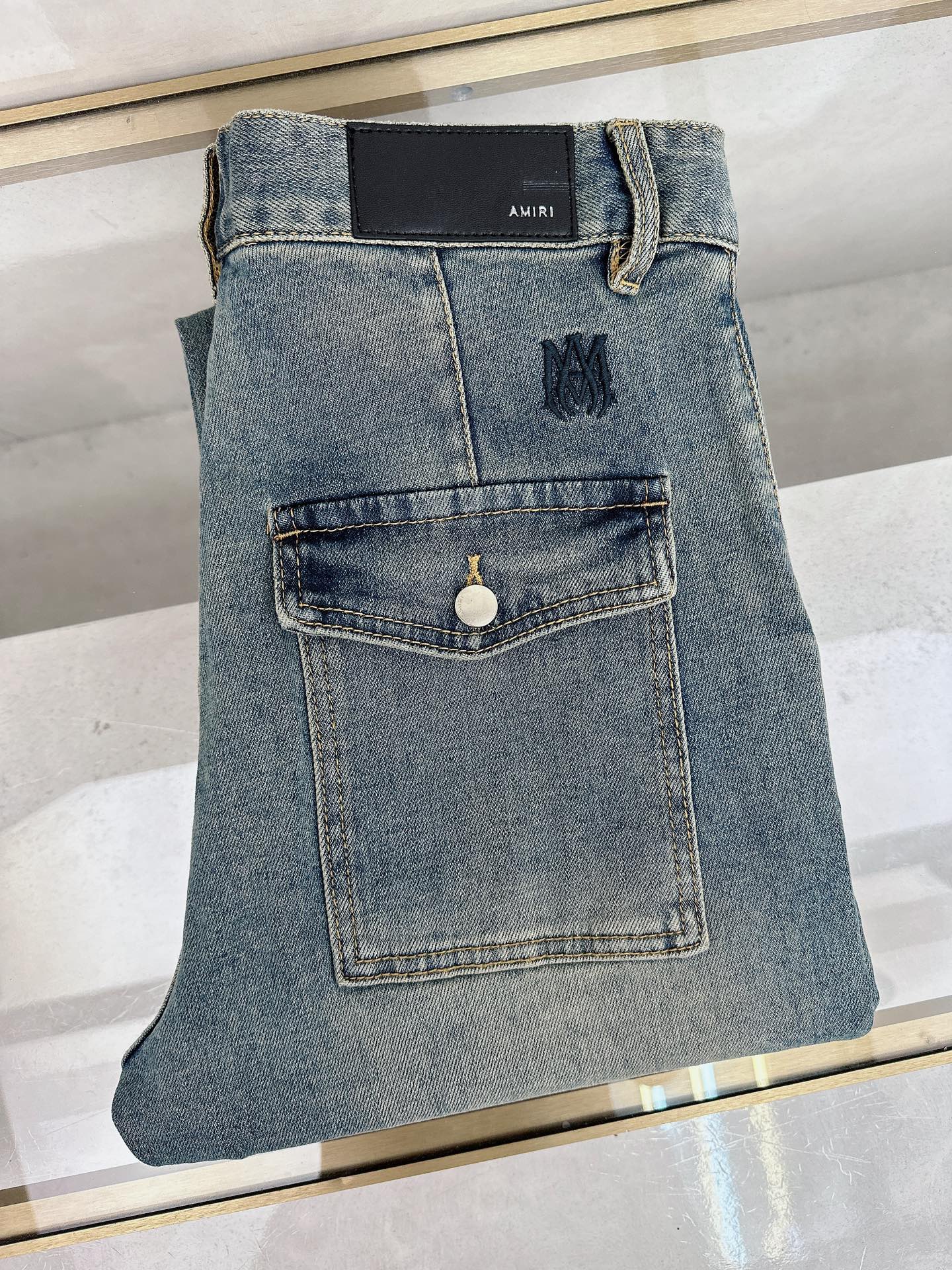 NO:512539,The new 2025 autumn and winter models are available in stock, the original single hot jeans are super customized, original hardware, super heavy industry technology, and the style is super excellent, the details are impeccable!  The style is not picky, it is very high-end, and the good products are not waiting for everyone. If you like it, hurry up and start, size 29-38, jeans, alexander wang198609092025秋冬新款现货上市,原单爆款牛仔裤超级定制款,原版五金,超级重工工艺,版型超赞细节做工无可挑剔！款式不挑人,特别高档,好货不等人,看中赶紧下手,尺码29-38,,jeans,alexander wang,Men's clothing