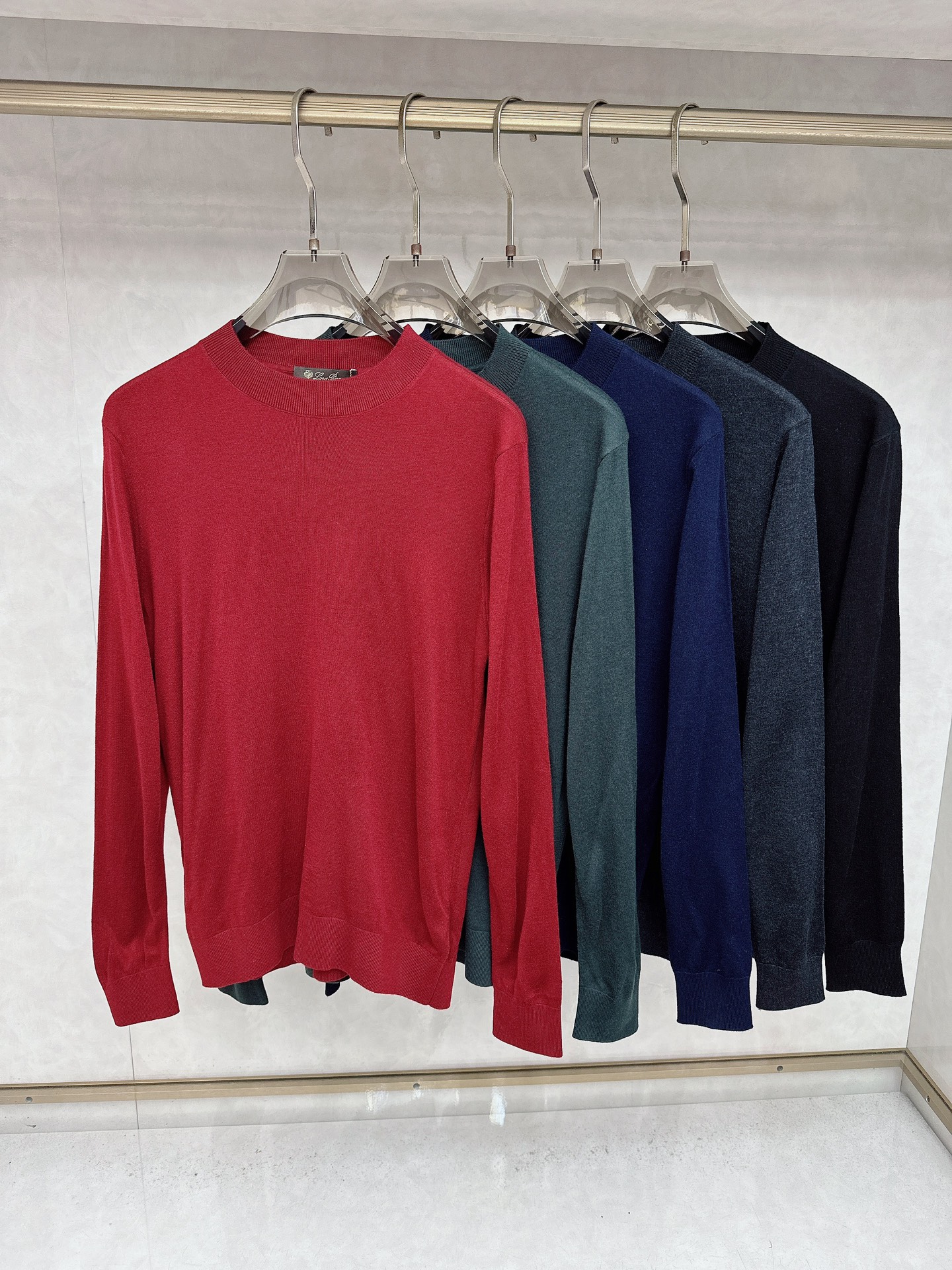 NO:516807,Zegna 25 autumn and winter Zegna wool sweater Exquisite wool knitting craftsmanship All details are perfect and simple and fashionable, suitable for business, leisure and other occasions 30 cashmere 70 wool yards 48-56, zegna, alexander wang19860909杰尼亚 25秋冬Zegna羊毛针织衫 精致羊毛针织工艺 所有细节做工完美简约时尚 适配商务、休闲等多种场合 30羊绒70羊毛码数48-56,,zegna,alexander wang,Men's clothing