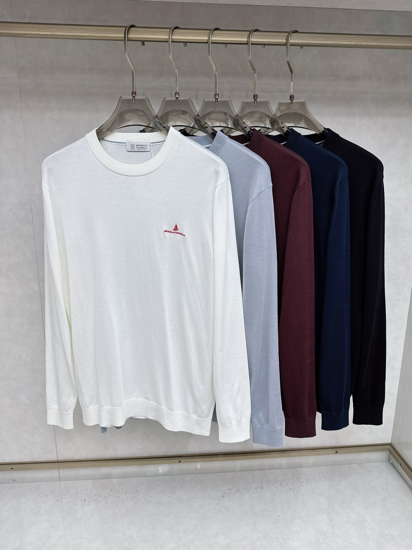 NO:516809,BC 25 autumn and winter wool sweater exquisite wool knitting craftsmanship All details are perfect and simple and fashionable, suitable for business, casual and other occasions 30 cashmere 70 wool yards 48-56,,alexander wang19860909BC 25秋冬羊毛针织衫 精致羊毛针织工艺 所有细节做工完美简约时尚 适配商务、休闲等多种场合 30羊绒70羊毛码数48-56,,alexander wang,Men's clothing