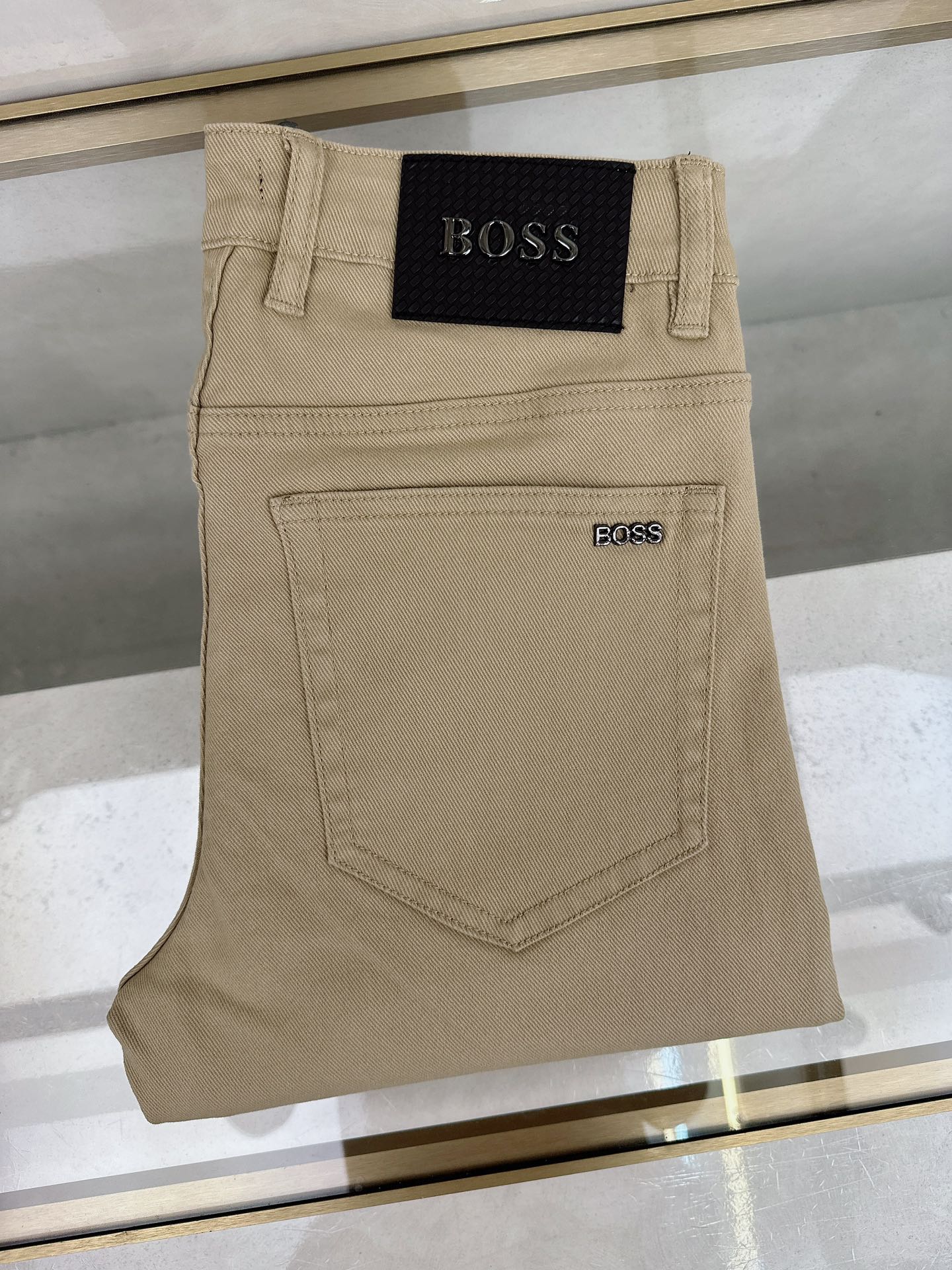 NO:516788,Boos 2025 autumn and winter new styles are available simultaneously on the official website, 2025 autumn and winter new men's casual jeans, original single quality, customized original denim fabric, logo pattern design, body original hardware and accessories decoration, three-dimensional and clear, c super trendy personality, fashionable and stylish upper body!  Trendy men's must-have items, 29-40, jeans, alexander wang19860909Boos 2025秋冬新款官网同步发售,2025秋冬新品男士休闲牛仔裤,原单品质,定制原版牛仔面料,logo图案设计,身原版五金辅料装饰,立体清晰,c超级潮流个性,上身时尚有型！潮男必备单品 码数29-40,,jeans,alexander wang,Men's clothing