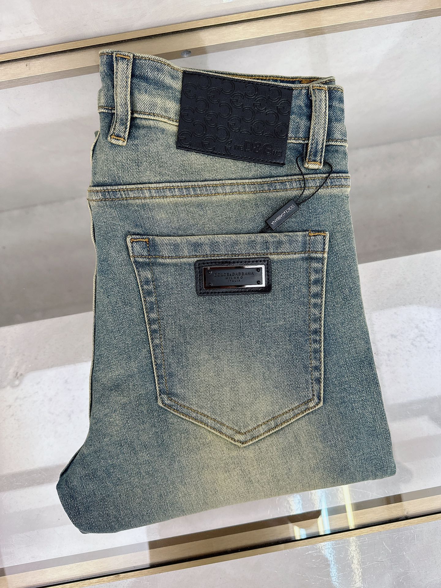 NO:516792,DG 2025 autumn and winter new styles are available simultaneously on the official website, 2025 autumn and winter new men's casual jeans, original single quality, customized original denim fabric, logo pattern design, body original hardware and auxiliary decoration, three-dimensional and clear, c super trendy and personalized, fashionable and stylish on the upper body!  Trendy men's must-have items, 28-38, jeans, alexander wang19860909DG 2025秋冬新款官网同步发售,2025秋冬新品男士休闲牛仔裤,原单品质,定制原版牛仔面料,logo图案设计,身原版五金辅料装饰,立体清晰,c超级潮流个性,上身时尚有型！潮男必备单品 码数28-38,,jeans,alexander wang,Men's clothing