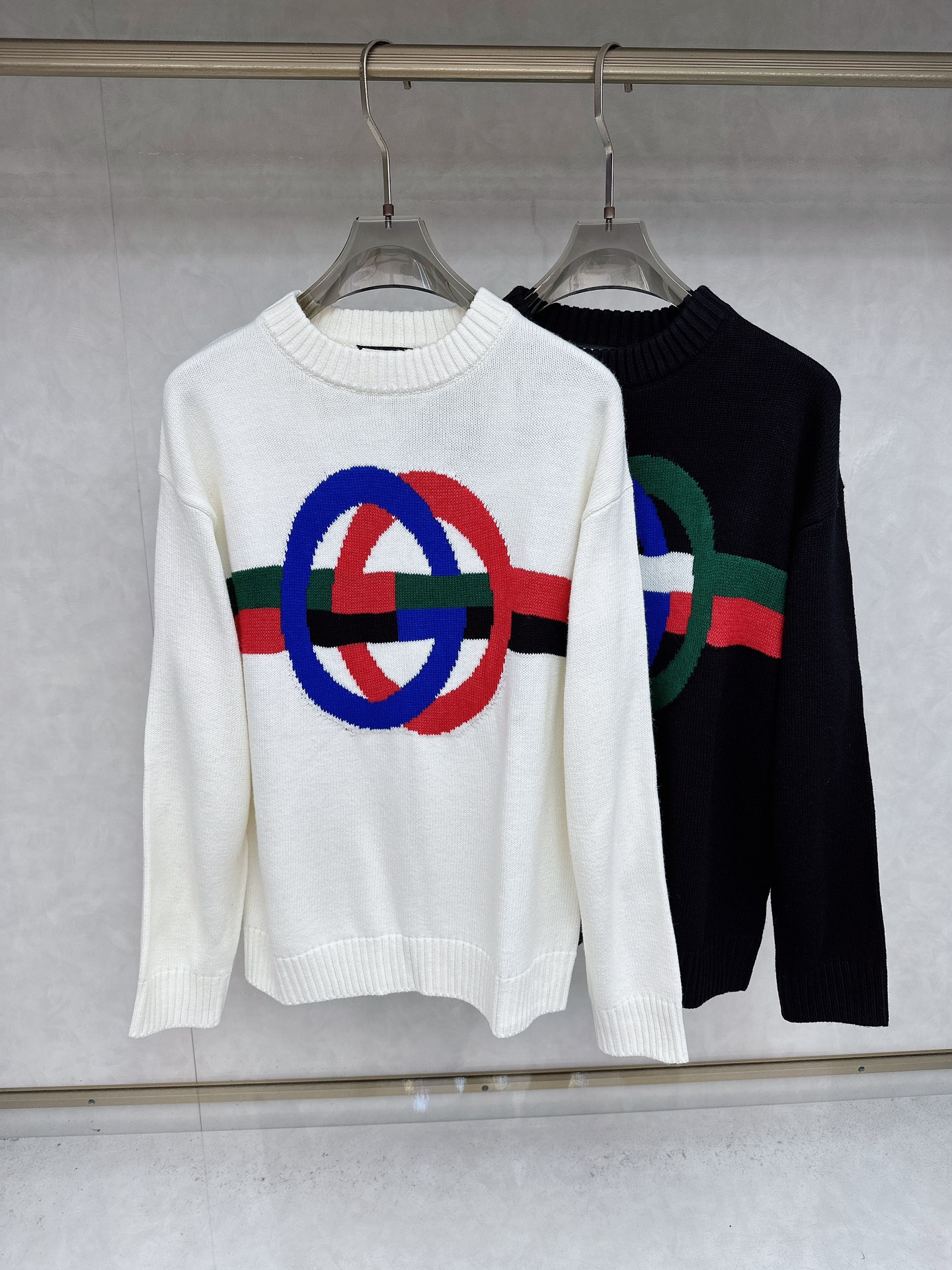 NO:528106,Guqi 2025 sweater 2025 autumn and winter latest series, top-notch, full quality!  Thickened style, the most popular old money style nowadays, a must-have item for bosses!  The boss who knows how to deal with it quickly, fabric wool size M~3Xl, sweaters, alexander wang19860909古奇 2025毛衣2025秋冬最新系列,顶级,全品相！加厚款,时下最流行的老钱风,老板必备单品！懂货的老板赶紧下手, 面料羊毛 尺码M~3Xl,,sweaters,alexander wang,Men's clothing