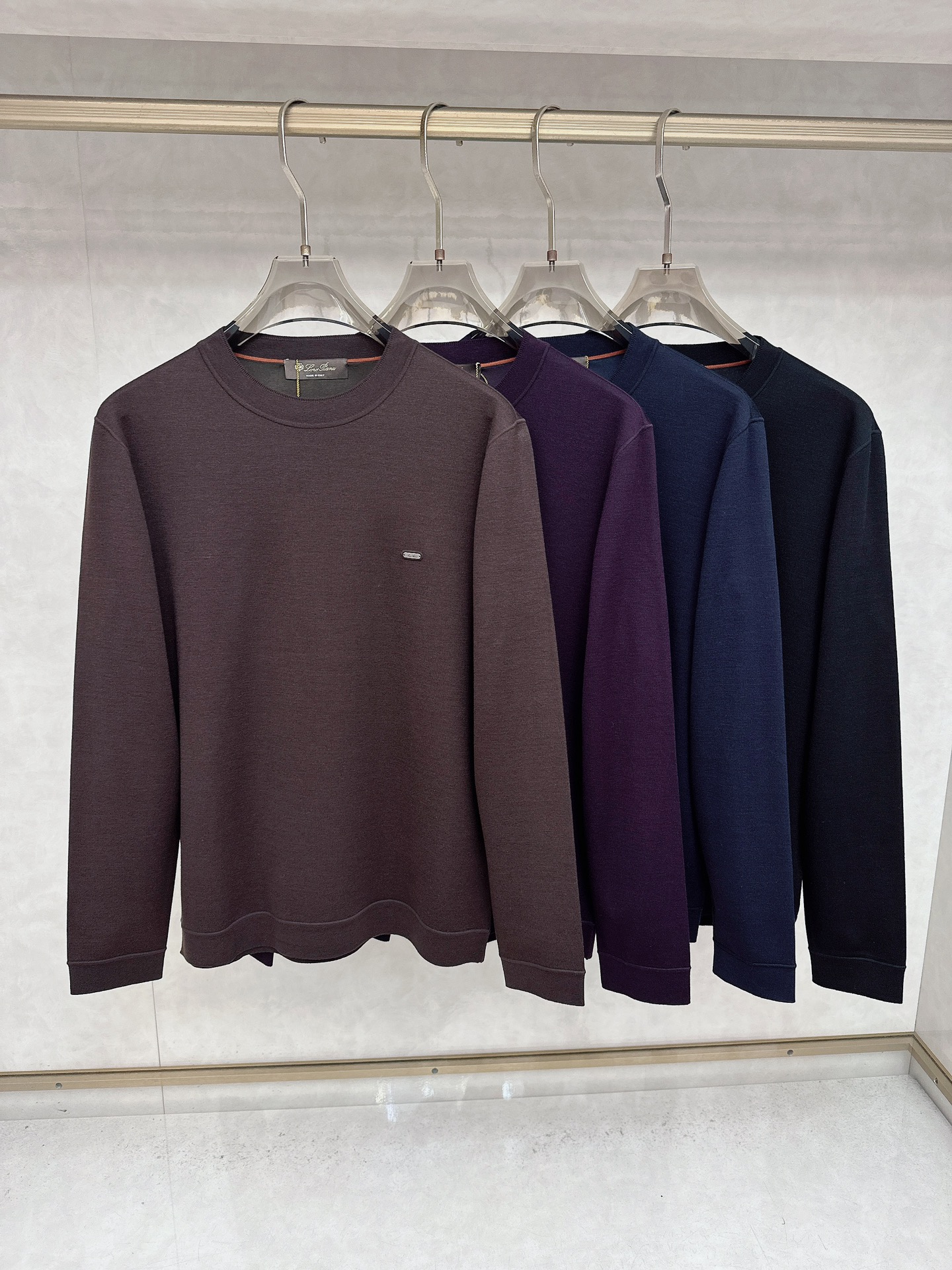 NO:527021,-Loro Piana exclusively offers new original single men's casual long sleeves, high-end customization, high-version, fashionable and versatile imported fabric, super soft and delicate, skin-friendly and comfortable to wear, high-end boutique, OEM factory fine-made top body, very good men's essential items, three standards, 48-56,,loro piga,alexander wang19860909-Loro Piana独家专供新款原单男士休闲长袖 高端定制 高版本 时尚百搭爆款进口面料 手感超柔软细腻 穿着亲肤舒适 高端精品 代工厂精细做上身非常赞 男士必备单品 三标齐全 码数48-56,,loro piana,alexander wang,Men's clothing