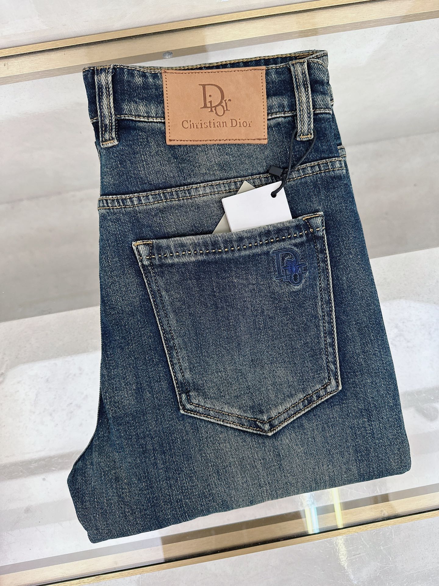迪奥 2025秋冬🔥🔥新款现货上市，原单爆款牛仔裤👖超级定制款，原版五金，超级重工工艺，版型超赞👍细节做