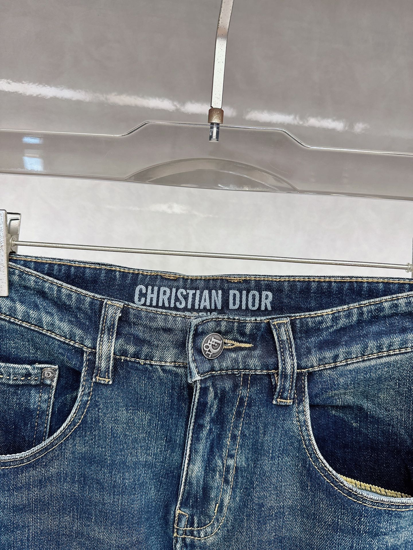 迪奥 2025秋冬🔥🔥新款现货上市，原单爆款牛仔裤👖超级定制款，原版五金，超级重工工艺，版型超赞👍细节做