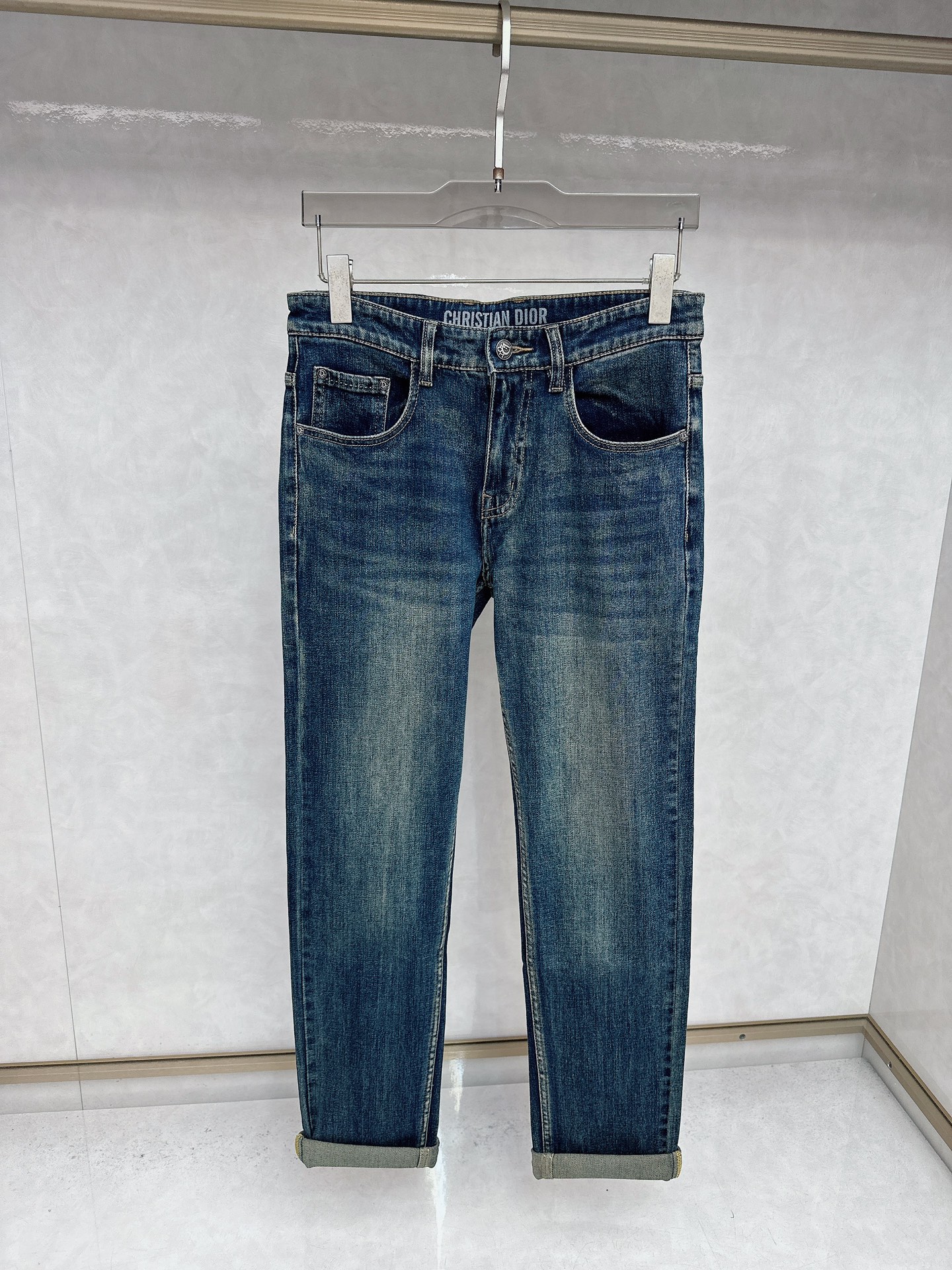 迪奥 2025秋冬🔥🔥新款现货上市，原单爆款牛仔裤👖超级定制款，原版五金，超级重工工艺，版型超赞👍细节做