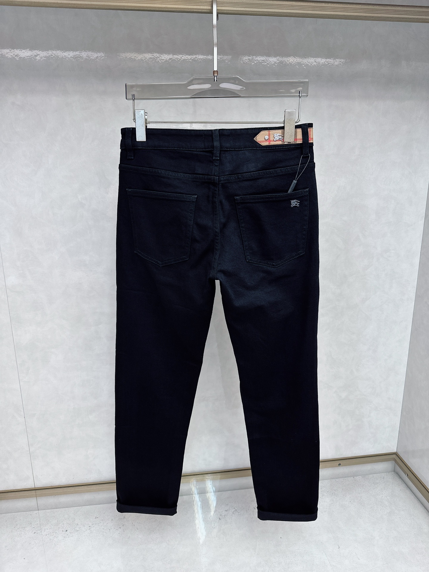 巴宝莉 2025秋冬🔥🔥新款现货上市，原单爆款牛仔裤👖超级定制款，原版五金，超级重工工艺，版型超赞👍细节